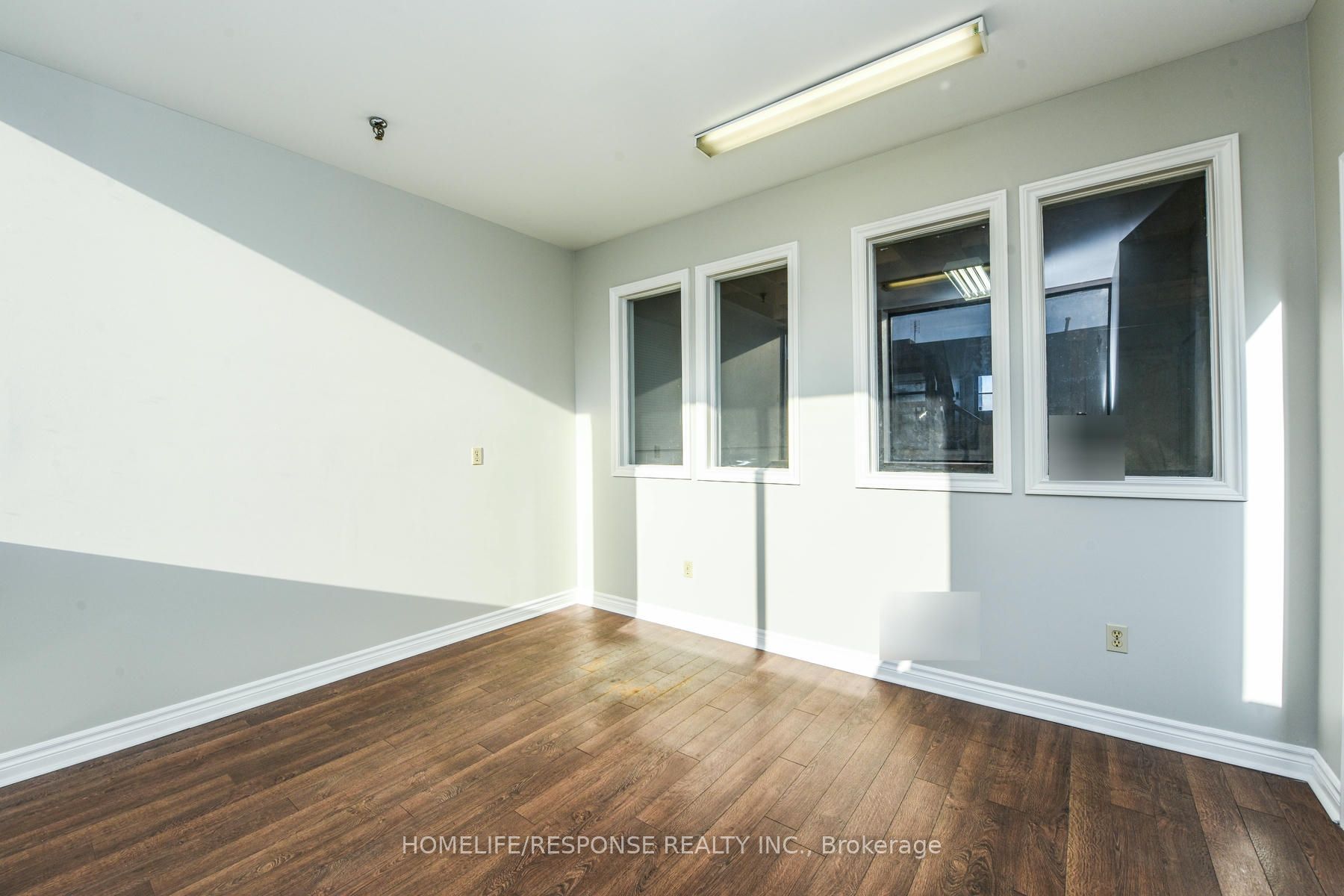 #21 - 1060 Britannia Road Property Photo 11
