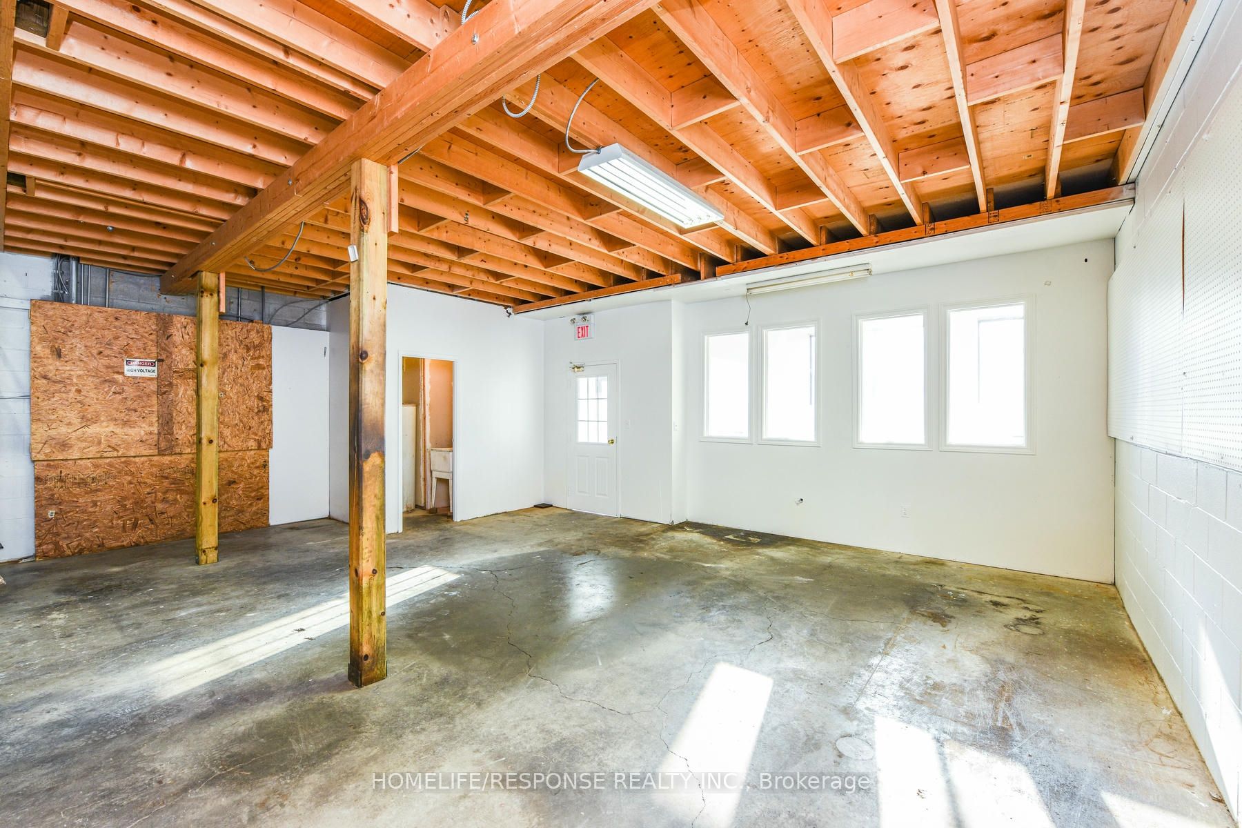#21 - 1060 Britannia Road Property Photo 26