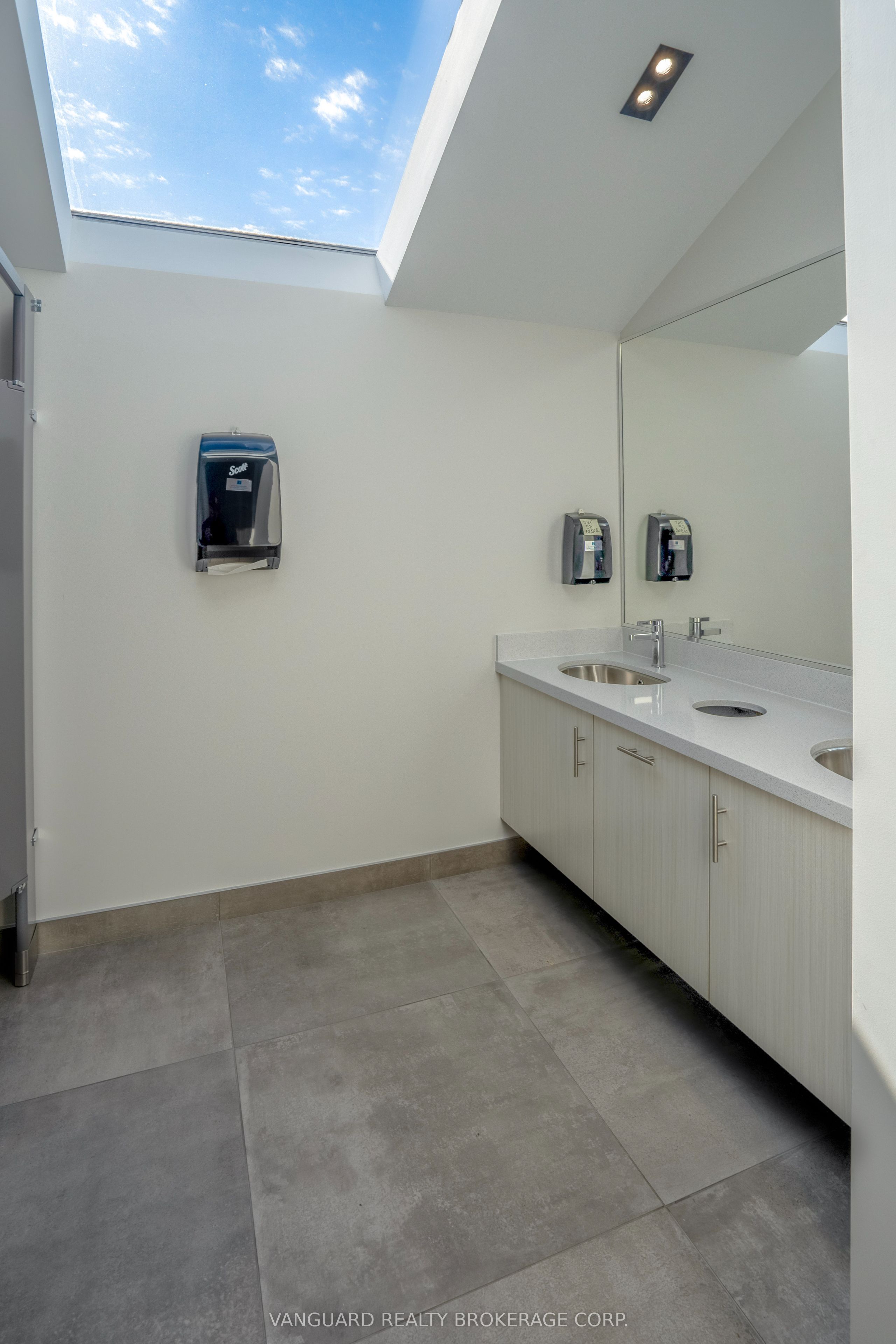 #2nd - 14 Abacus Road Property Photo 24