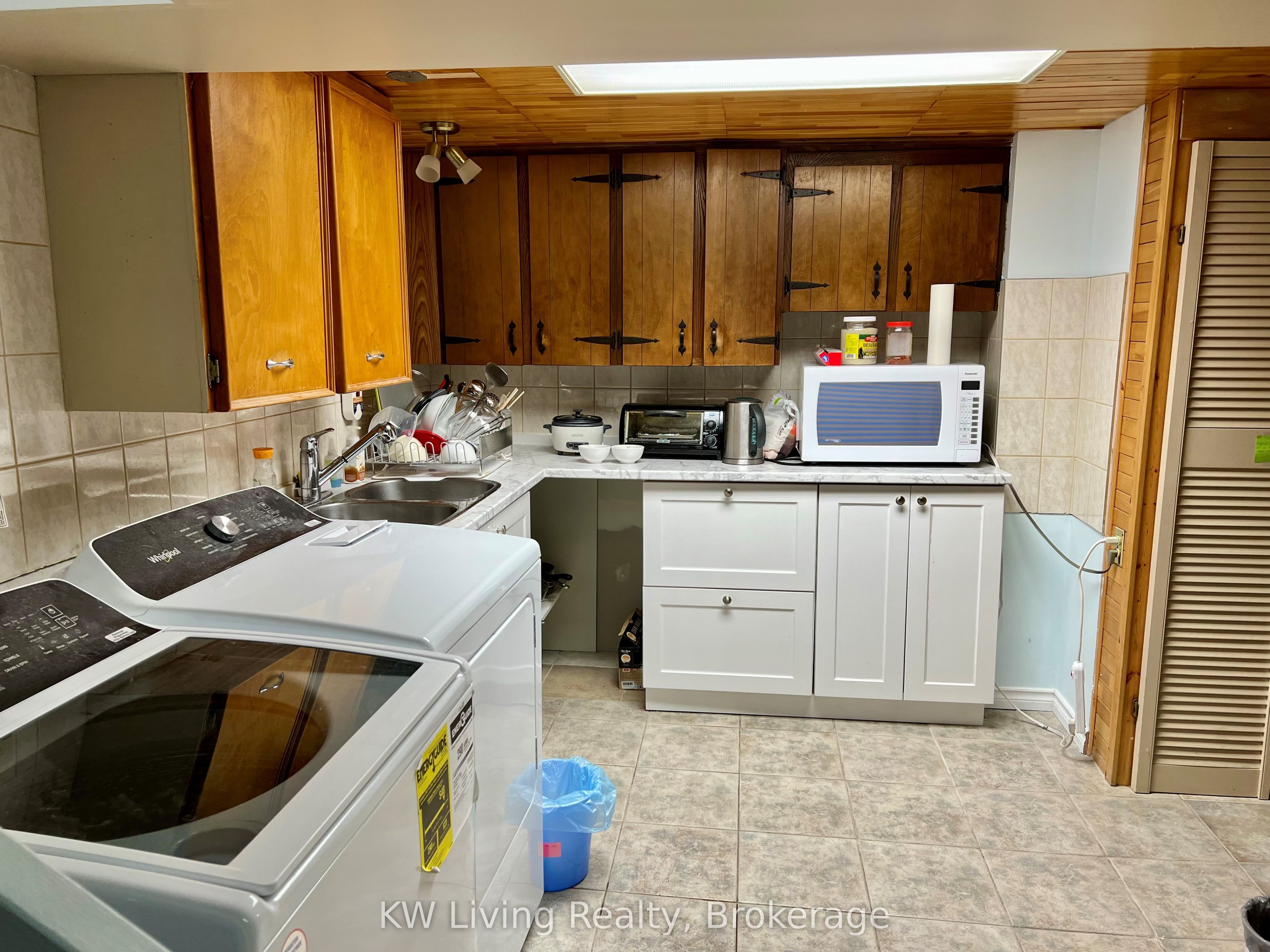 966 Forestwood Dr Property Photo 10