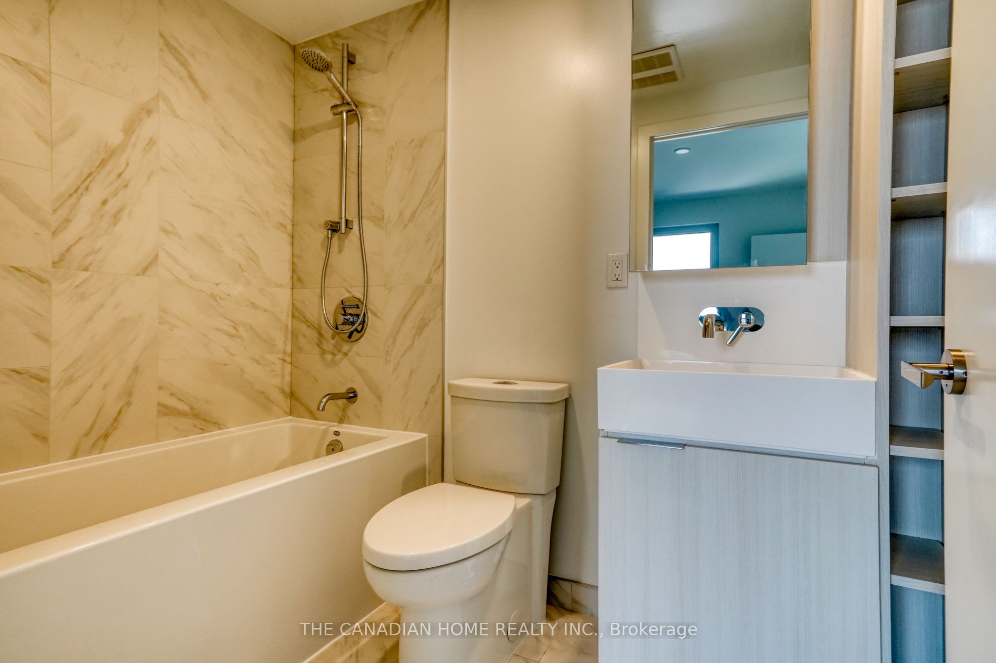 370 Martha Street 511 Property Photo 20