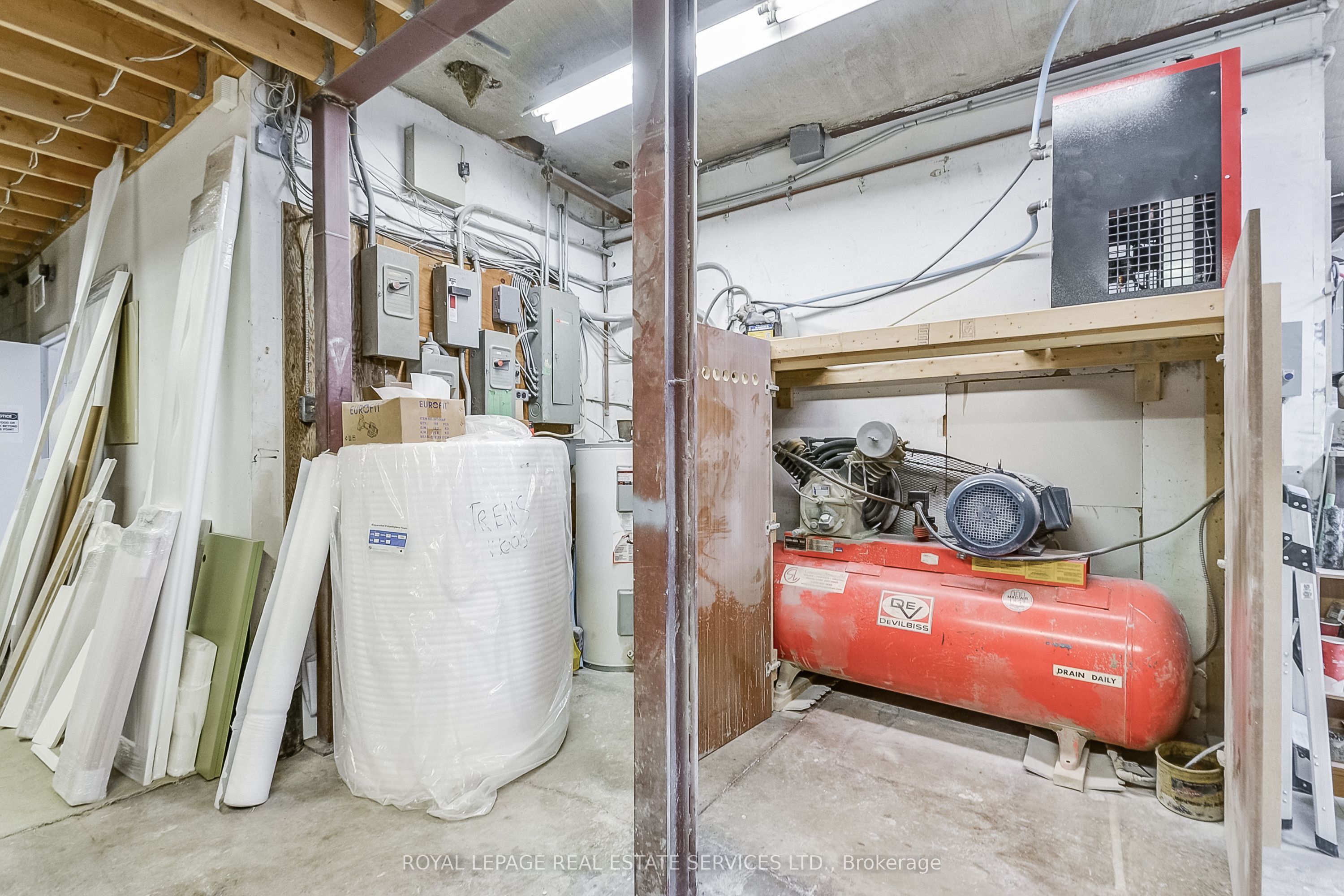 #1 - 2050 Speers Road Property Photo 12