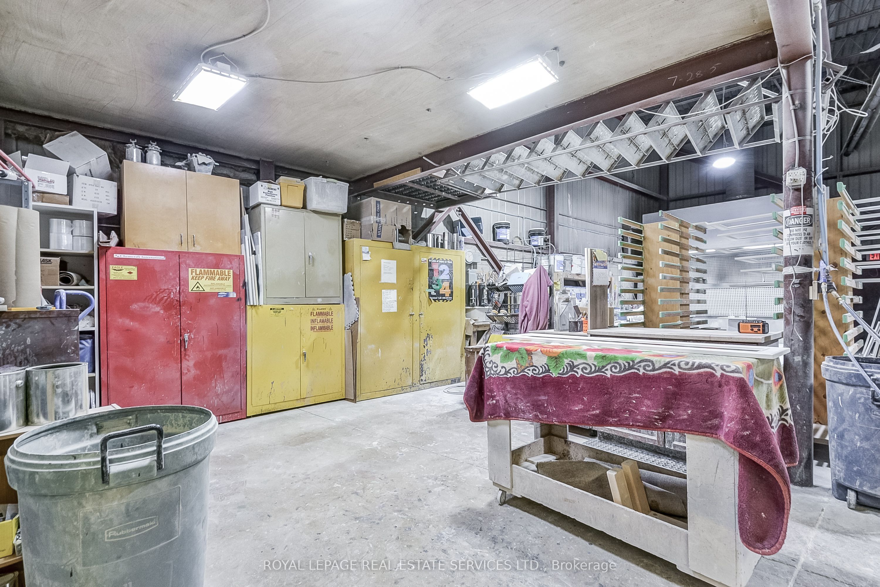 #1 - 2050 Speers Road Property Photo 14
