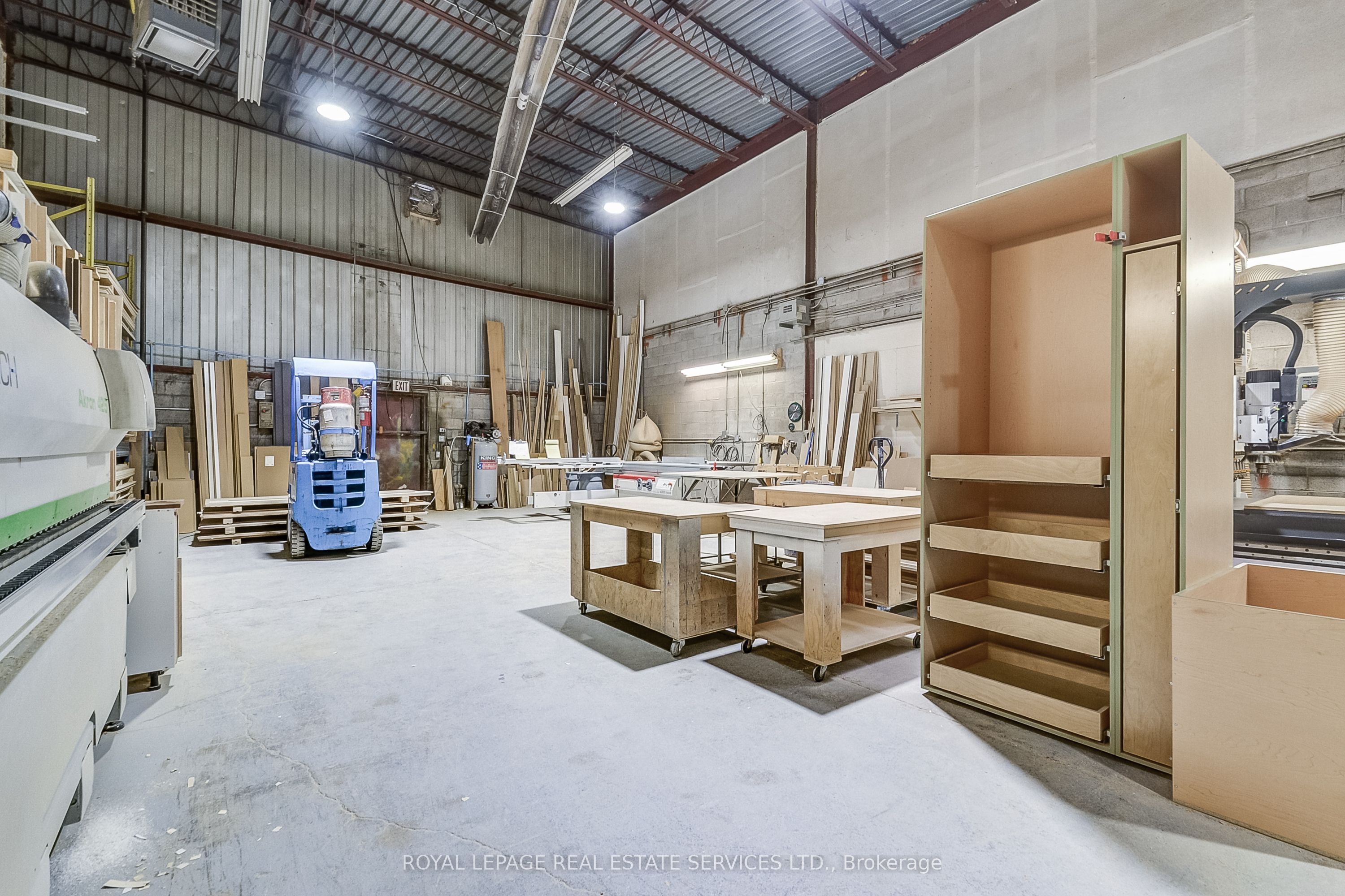 #1 - 2050 Speers Road Property Photo 34