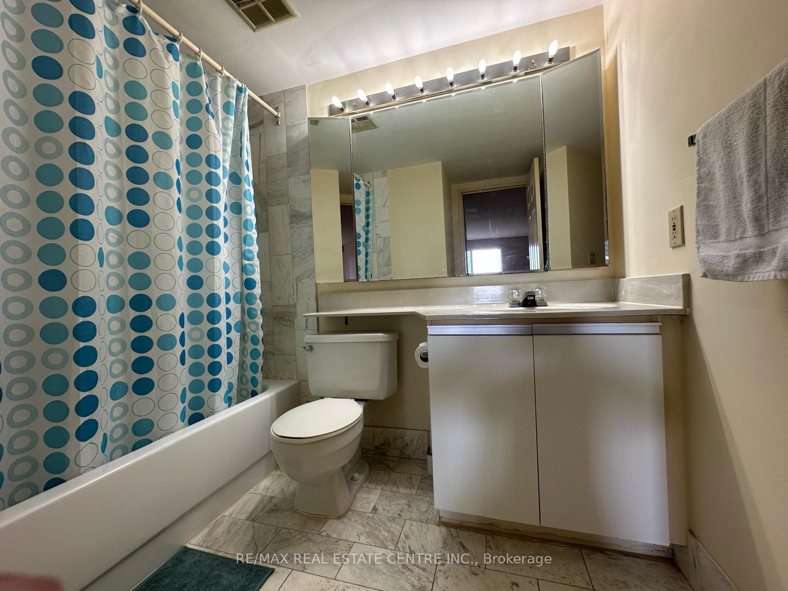 335 Webb Drive 702 Property Photo 18