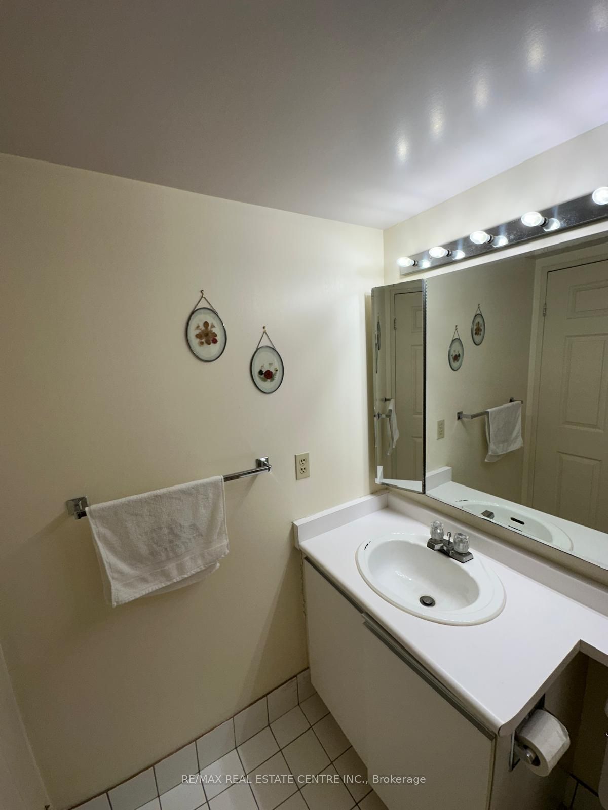335 Webb Drive 702 Property Photo 23