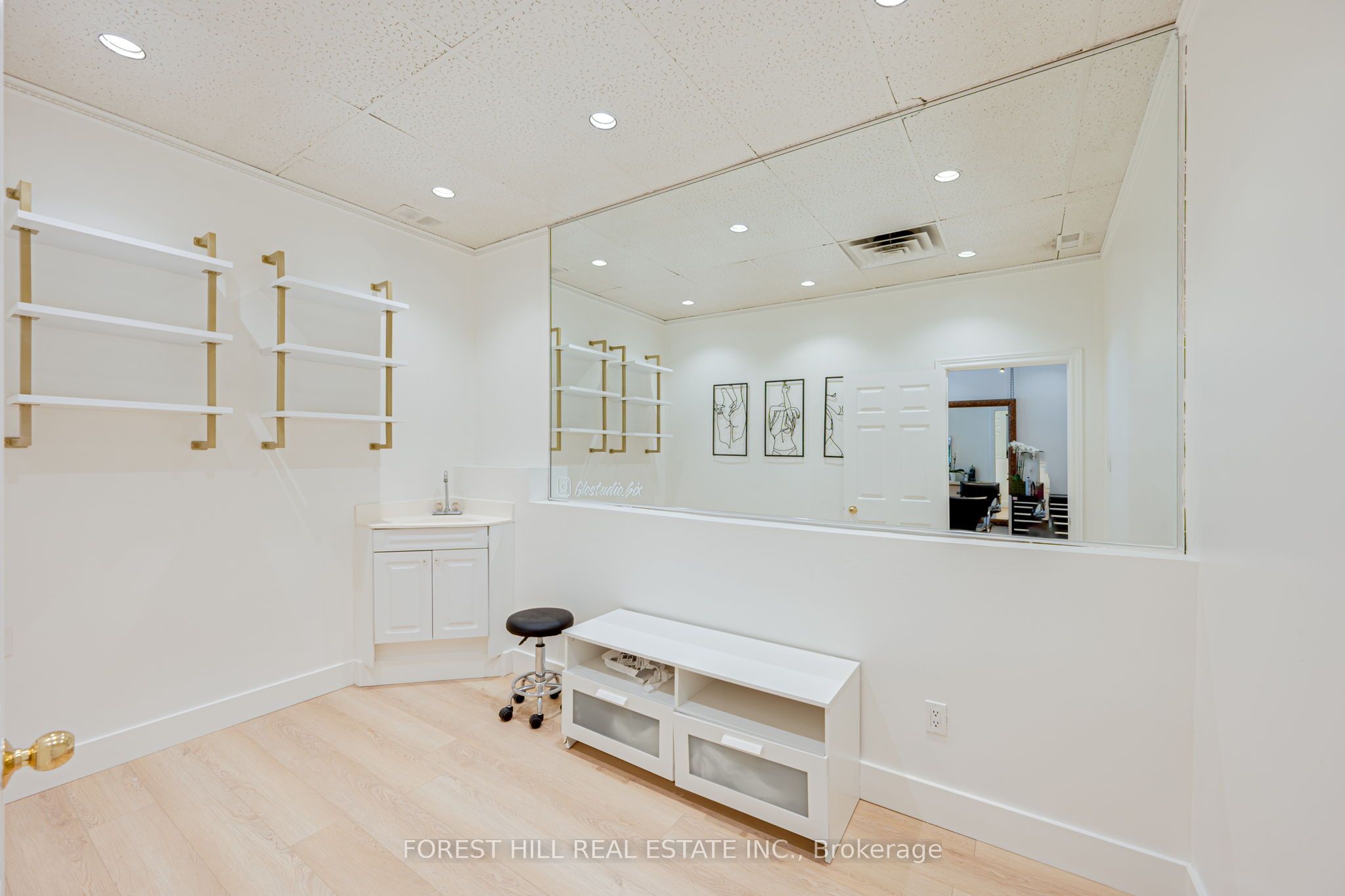#3 - 49 Mississauga Road Property Photo 2