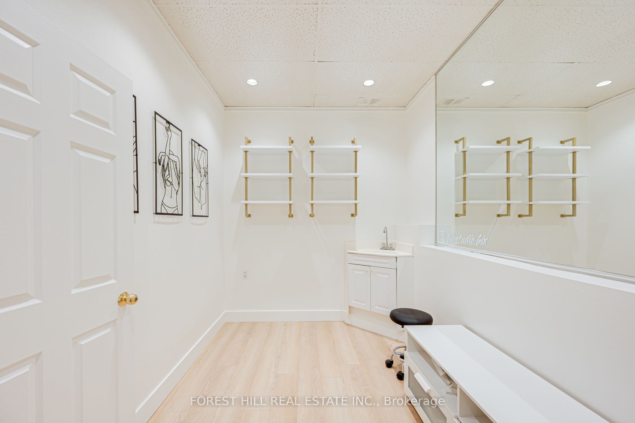 #3 - 49 Mississauga Road Property Photo 3
