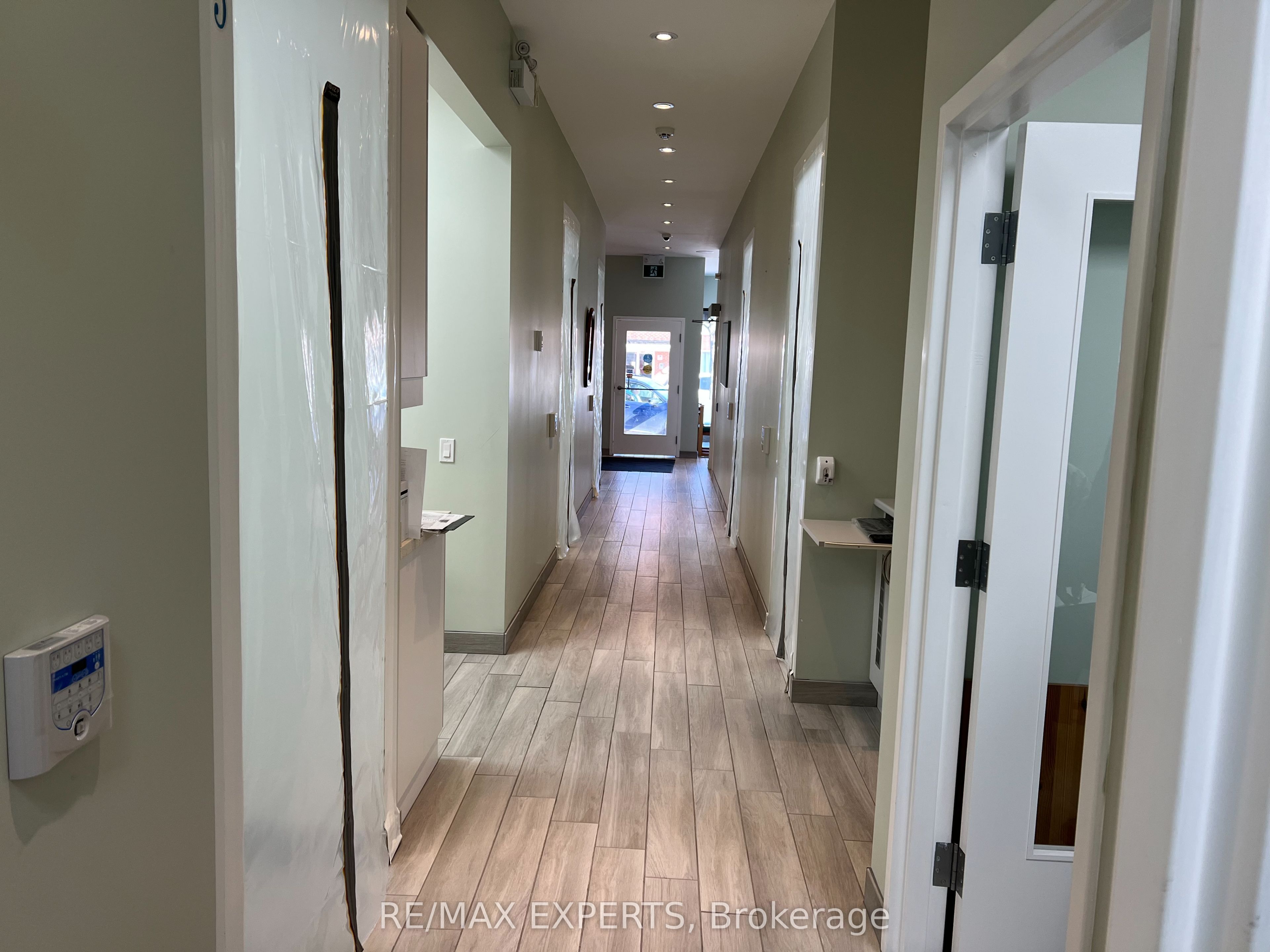 2436 Lake Shore Boulevard Property Photo 4