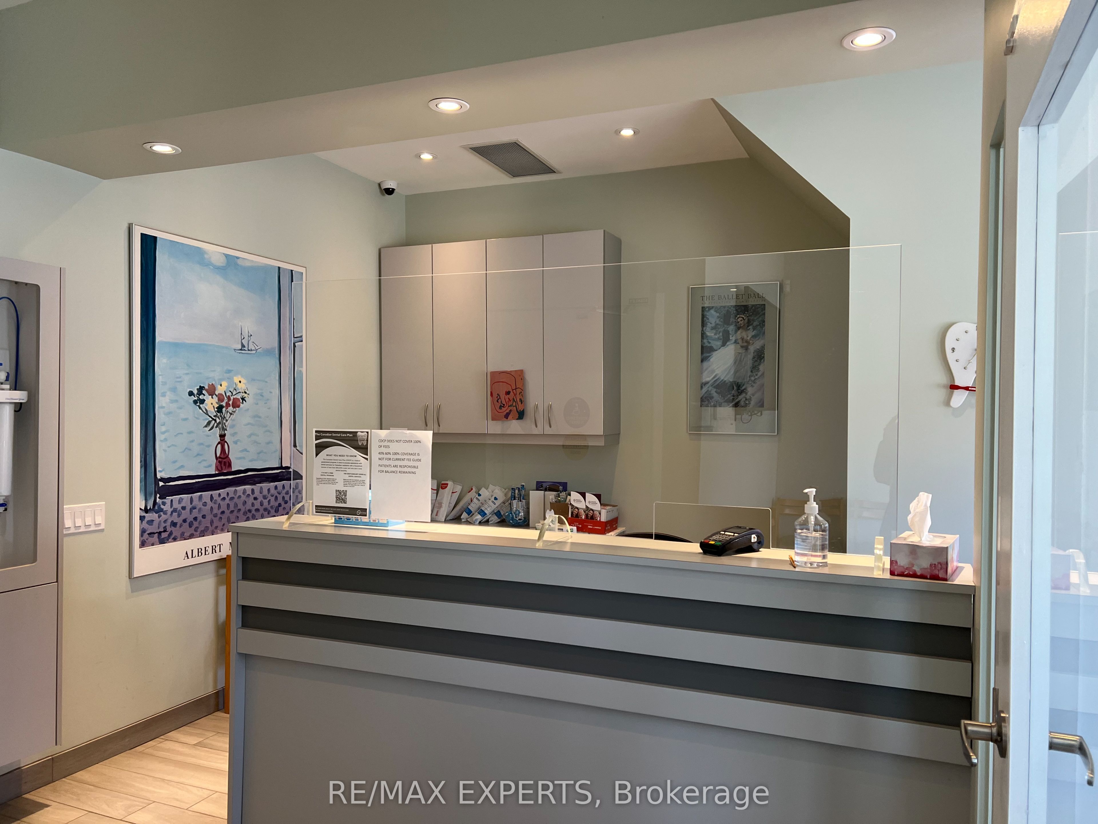 2436 Lake Shore Boulevard Property Photo 8