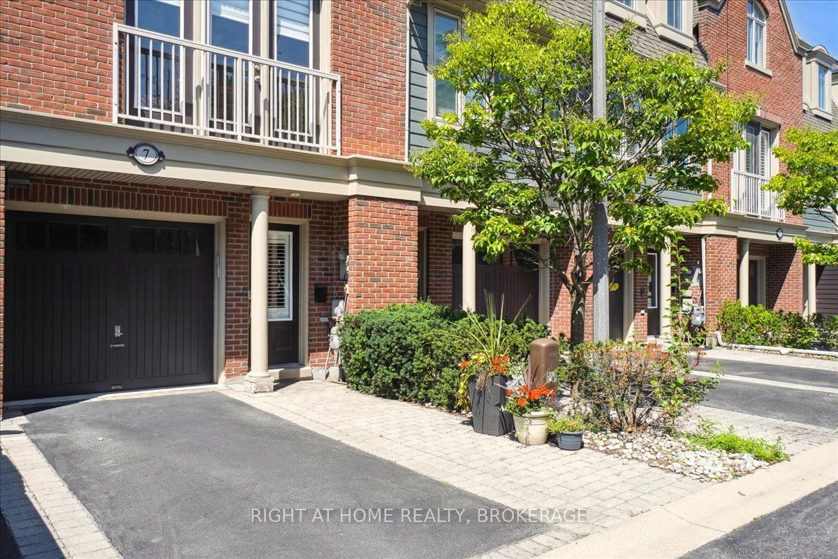 124 Lakeshore Road Property Photo 4