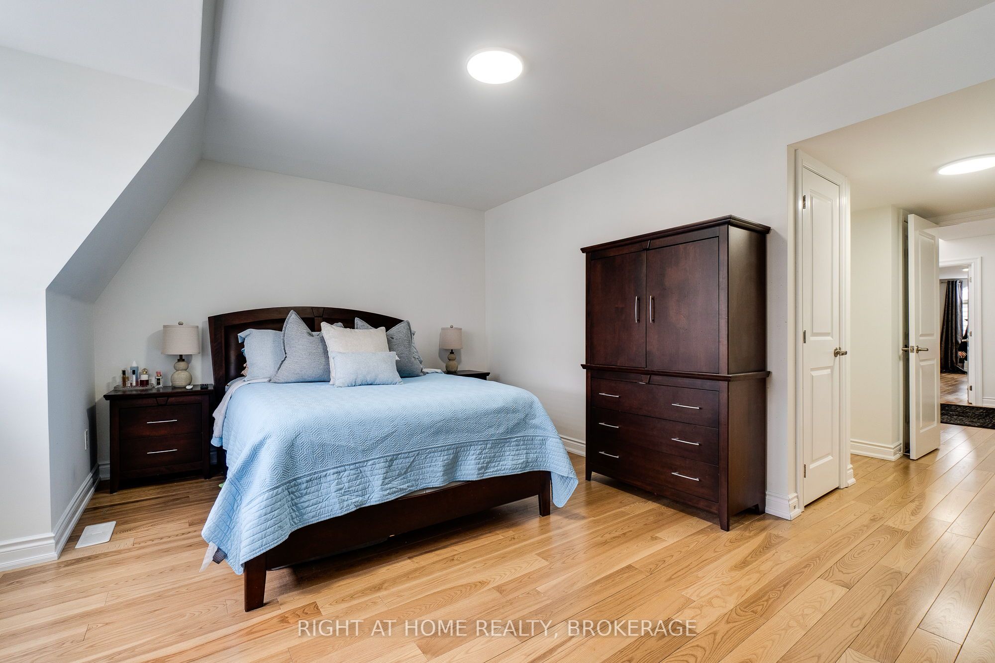 124 Lakeshore Road Property Photo 21