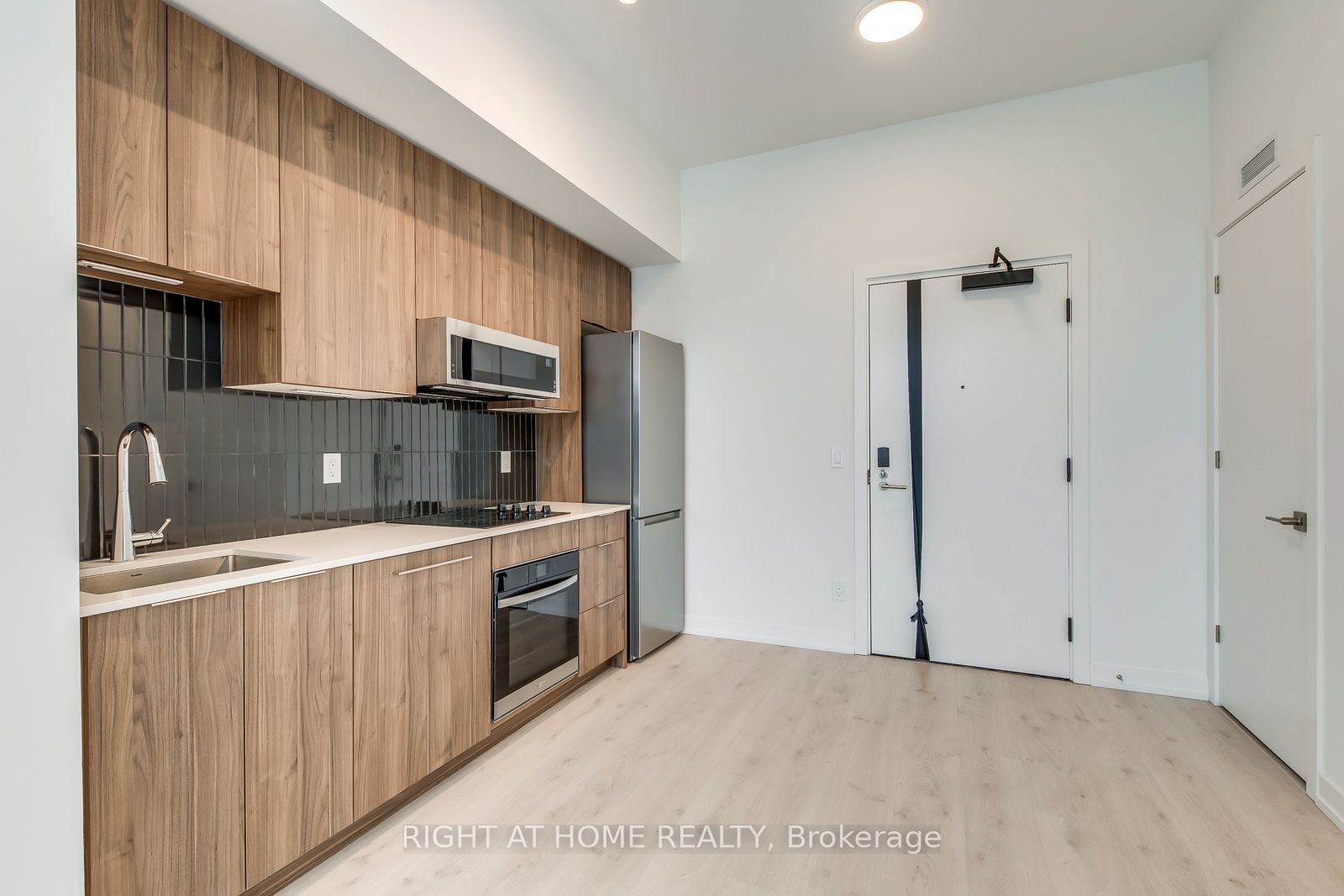 2501 Saw Whet Boulevard 136 Property Photo 10