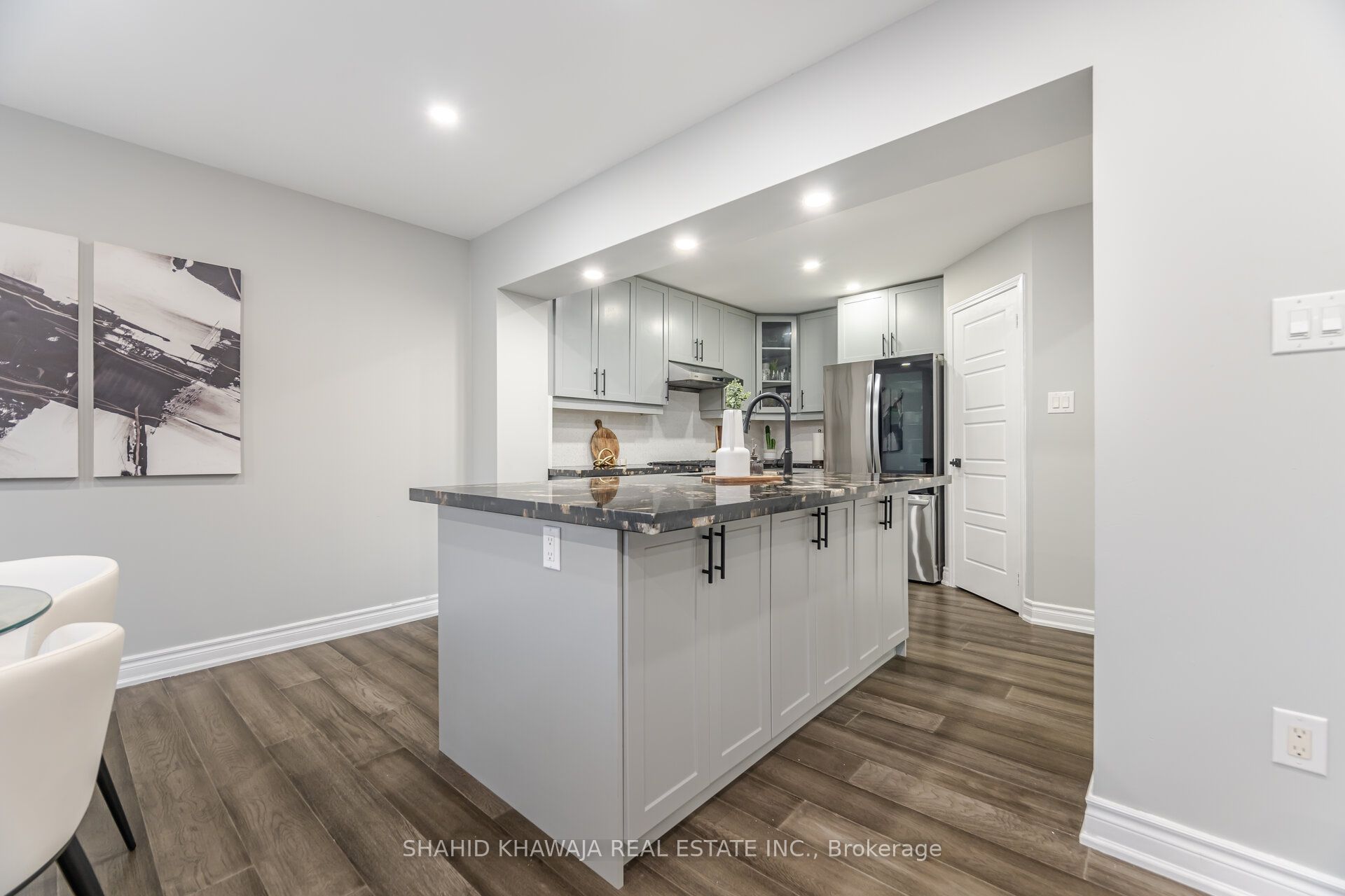 458 Pozbou Crescent Property Photo 18