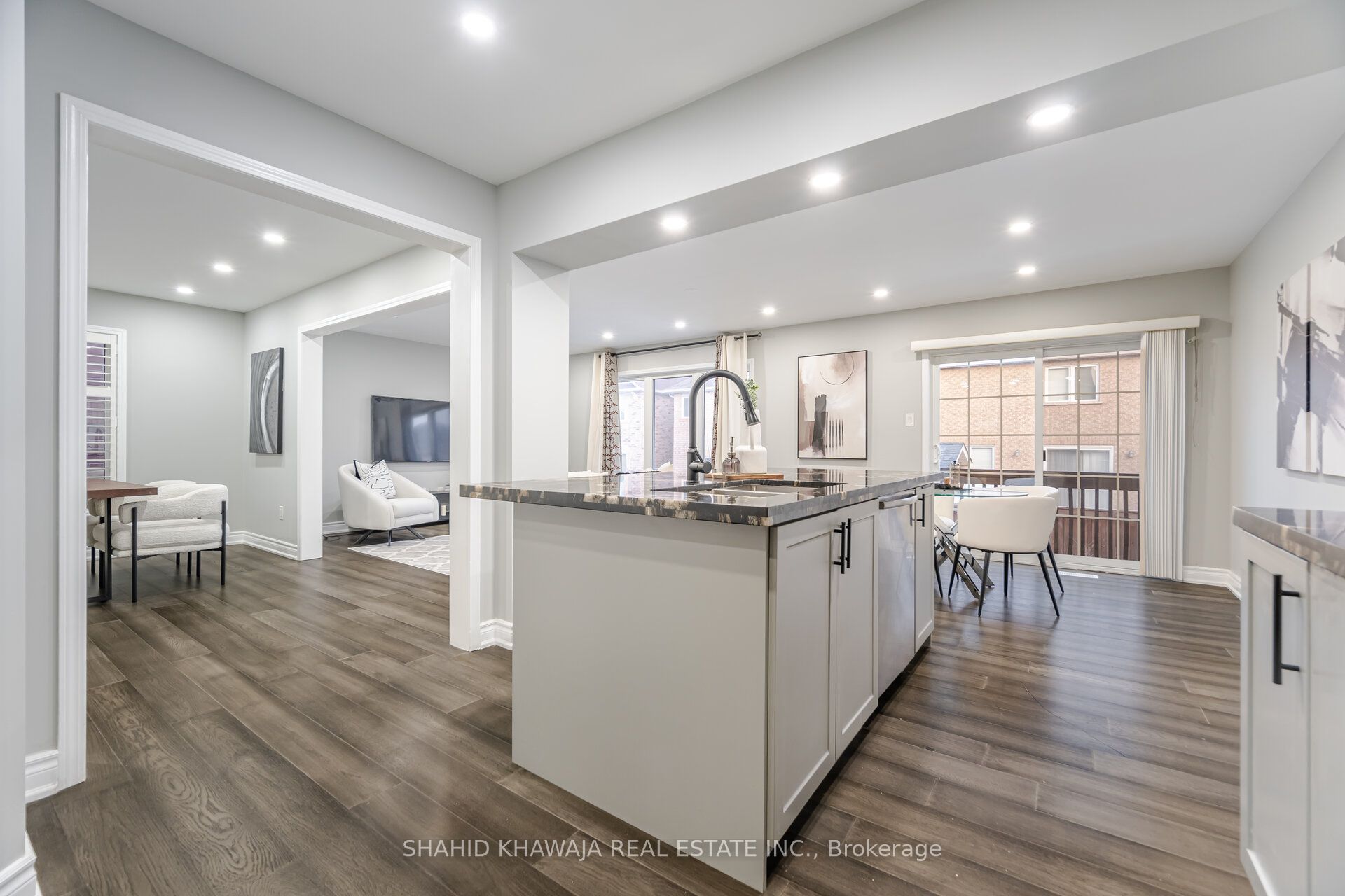 458 Pozbou Crescent Property Photo 19