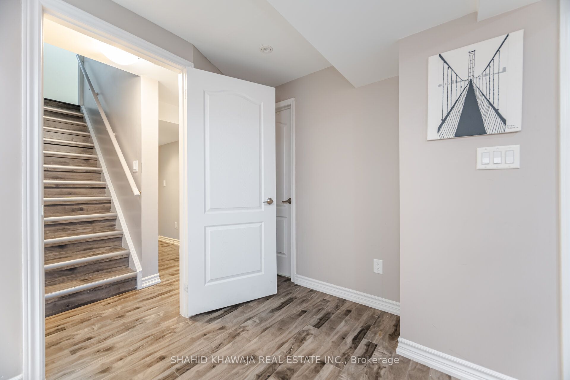 458 Pozbou Crescent Property Photo 35