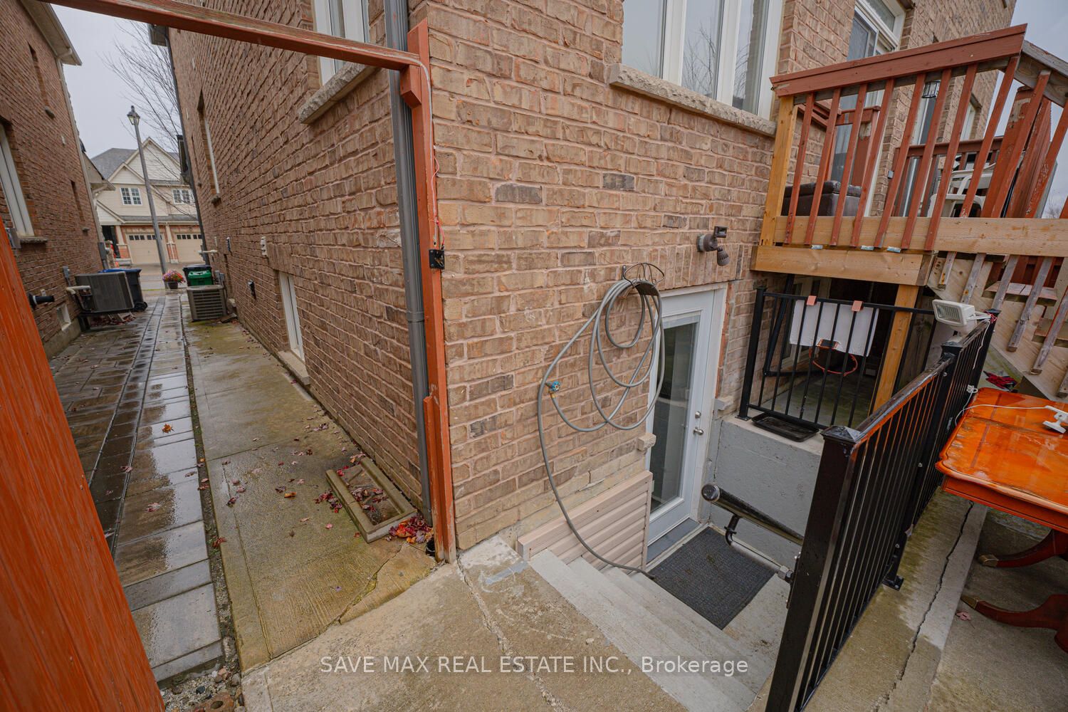 12 Losino Street Property Photo 29