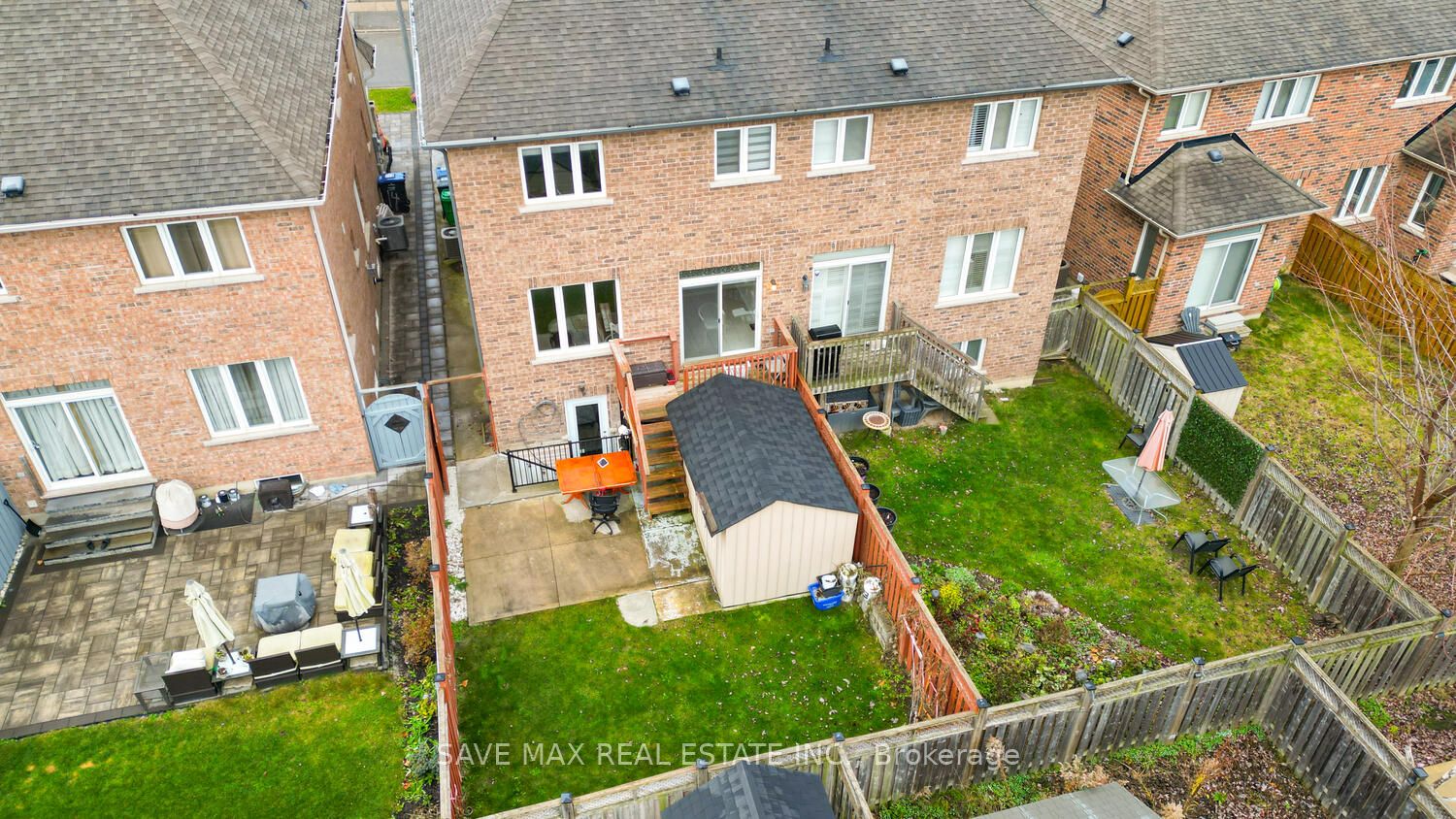 12 Losino Street Property Photo 33