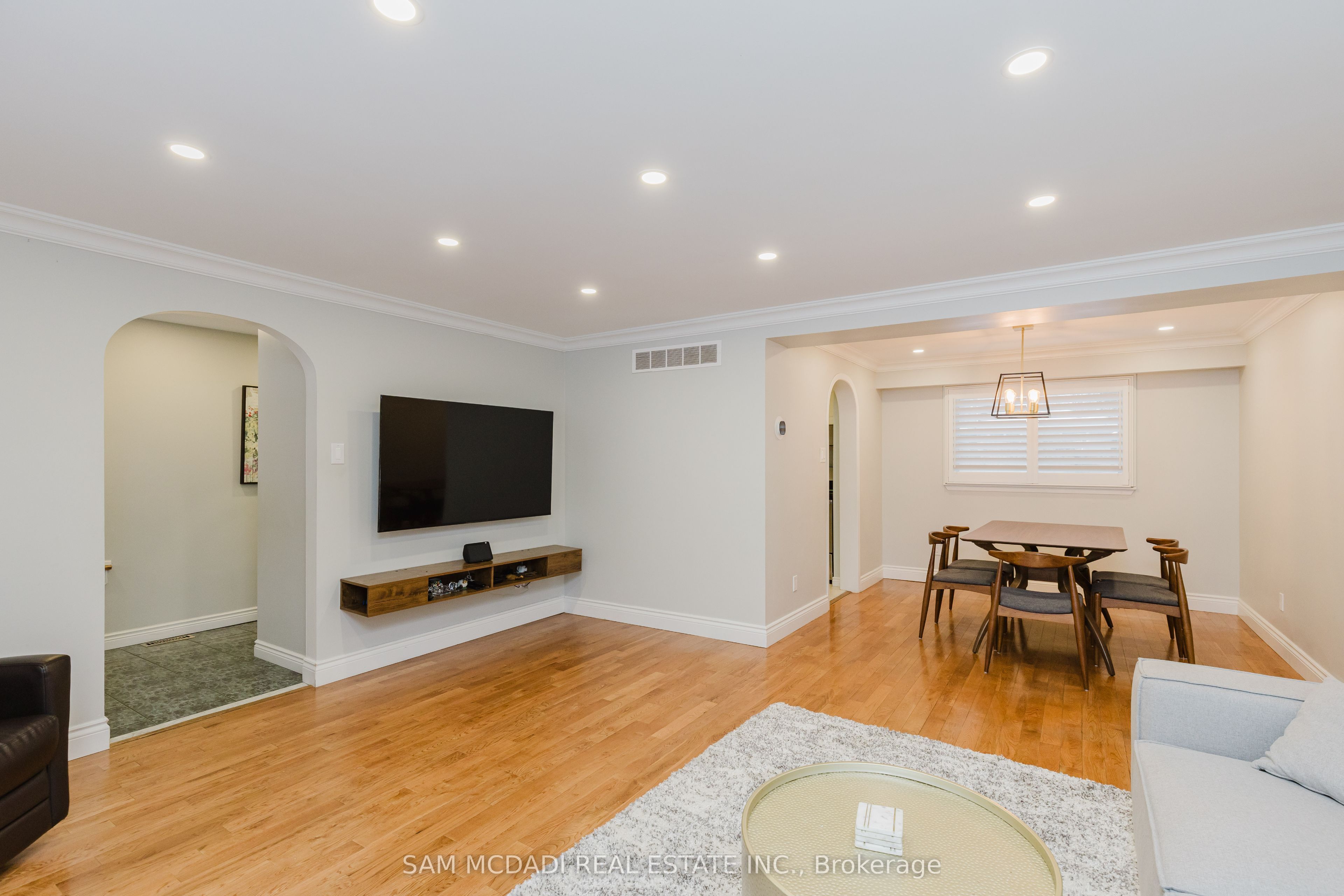 2344 Devon Road Property Photo 7