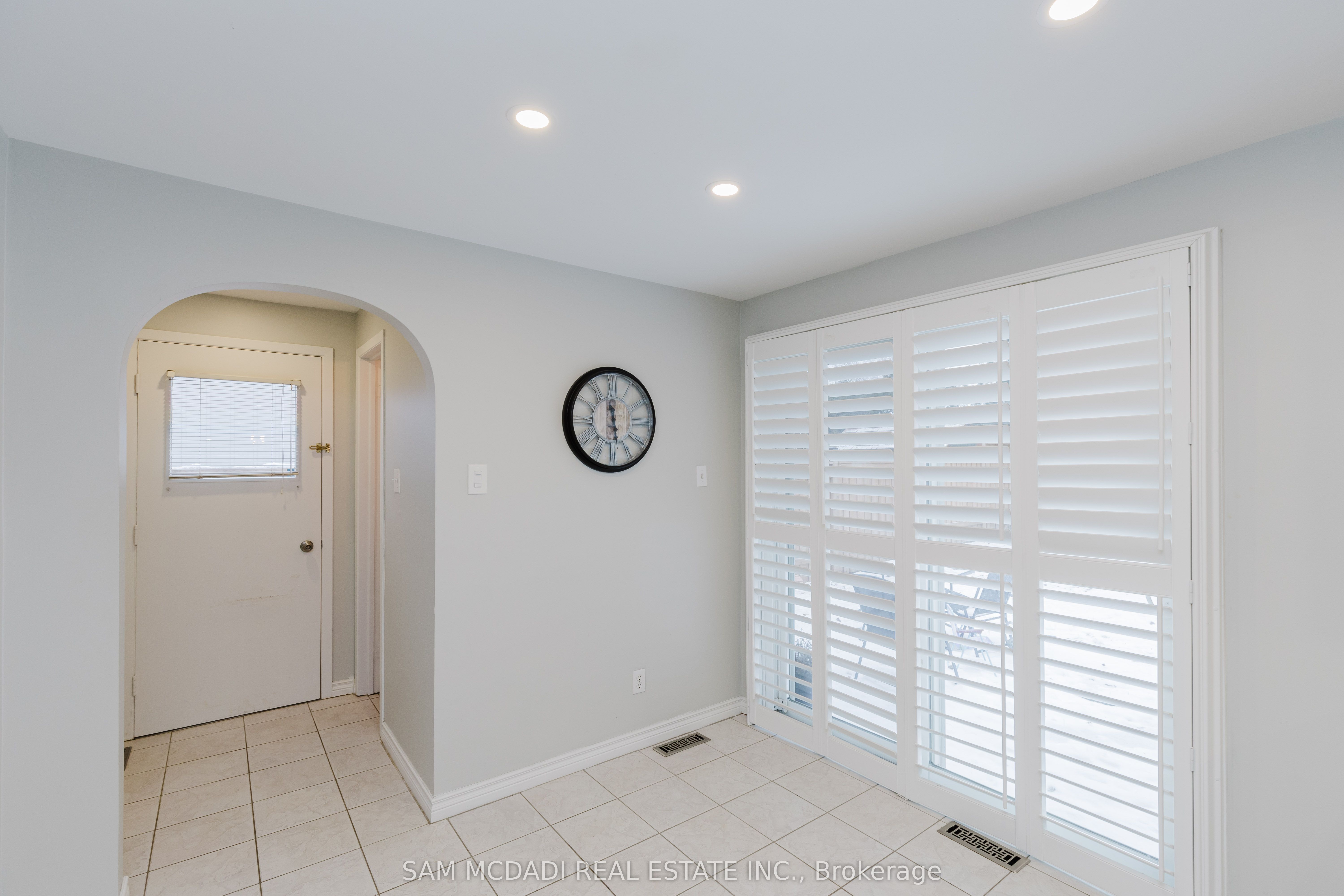 2344 Devon Road Property Photo 13