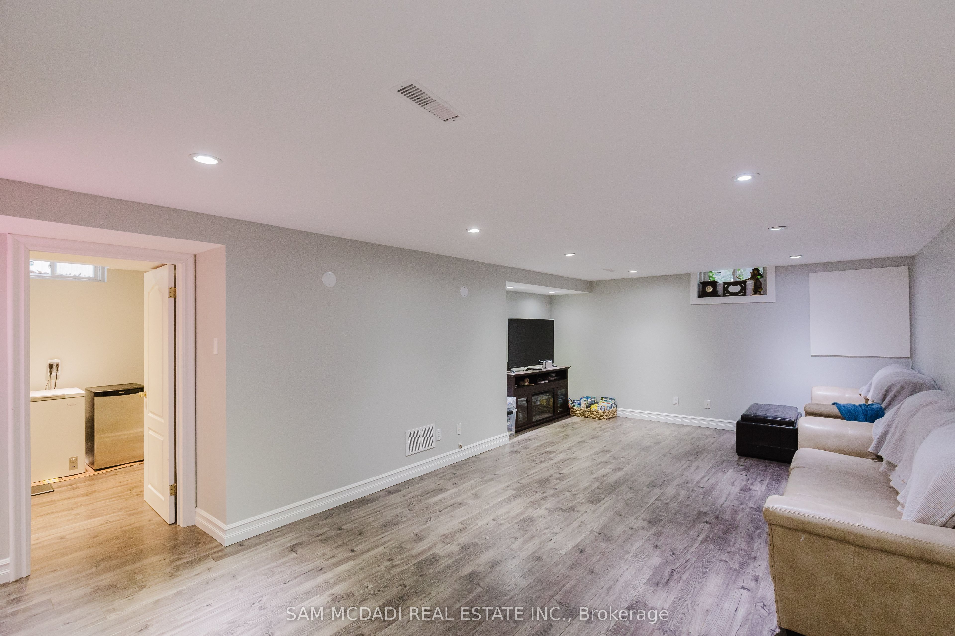 2344 Devon Road Property Photo 28