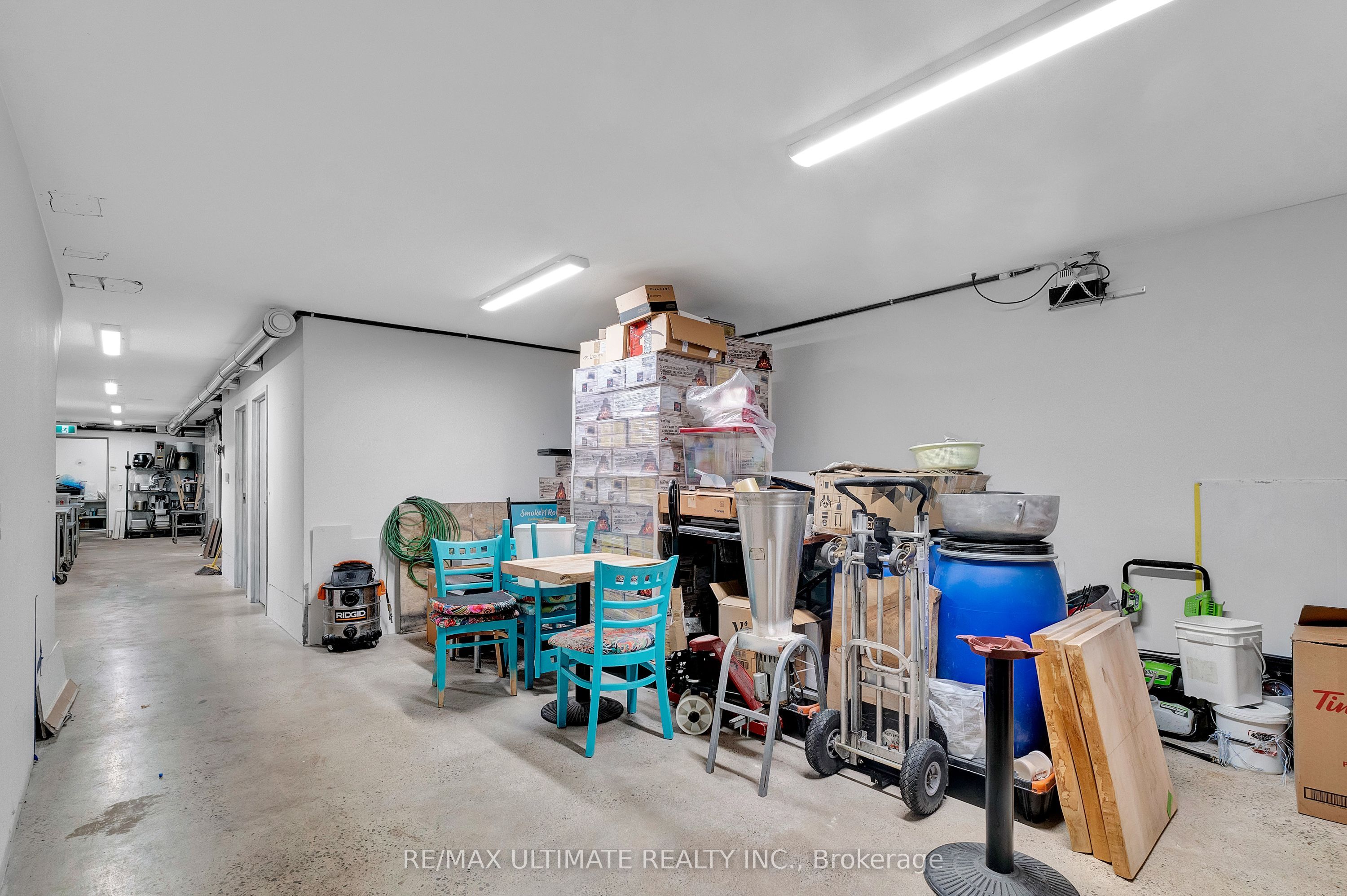 3320 Keele Street Property Photo 10