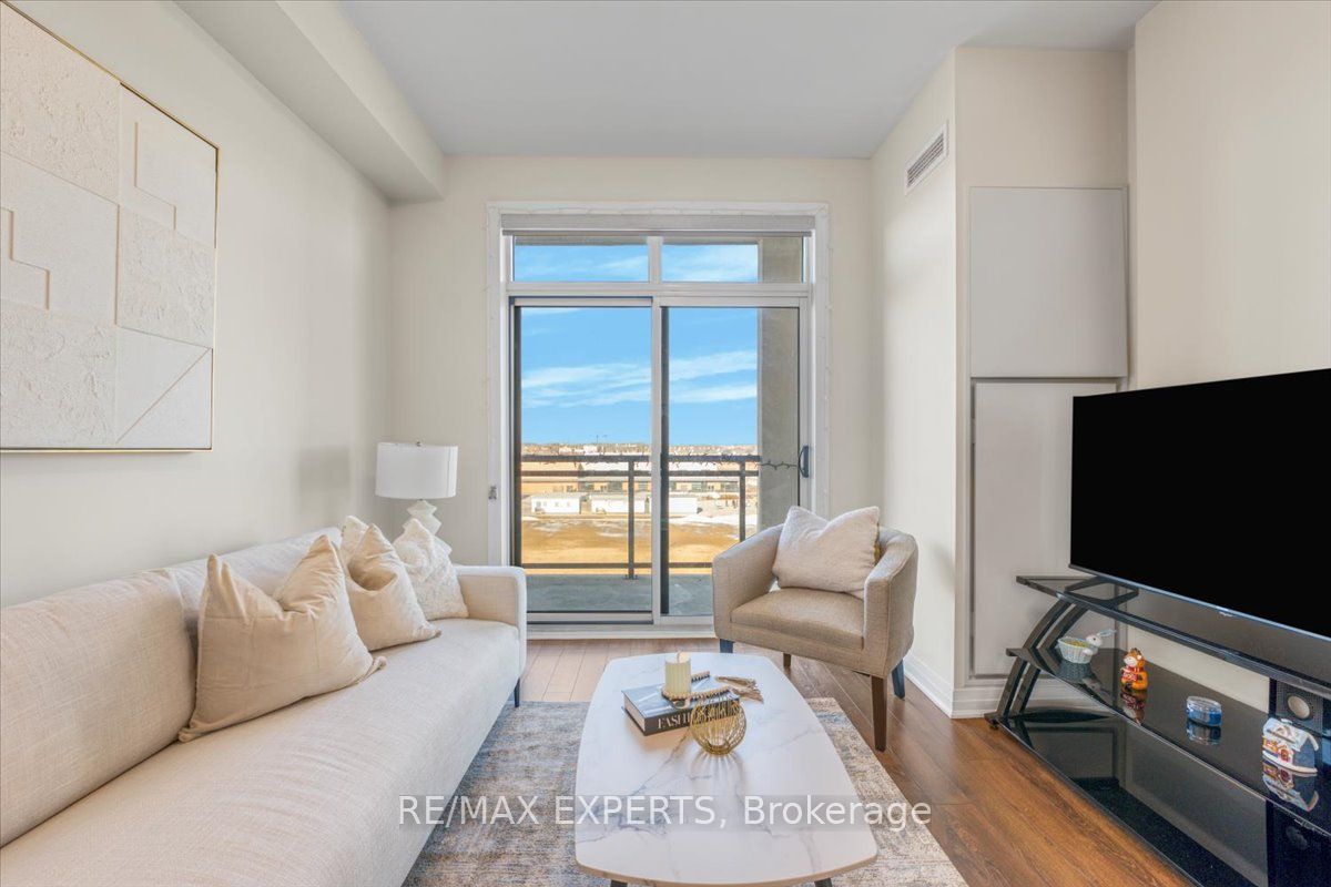 #527 - 1105 Leger Way Property Photo 4