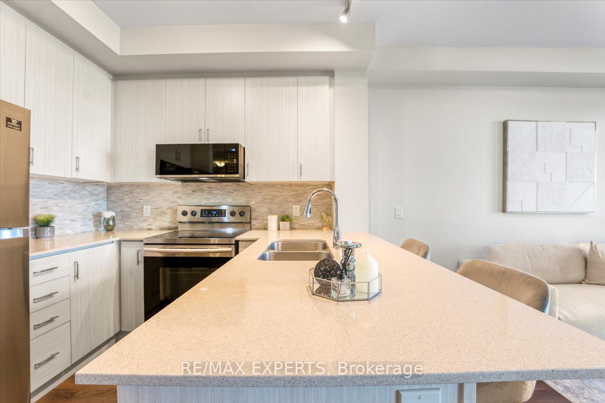 #527 - 1105 Leger Way Property Photo 8
