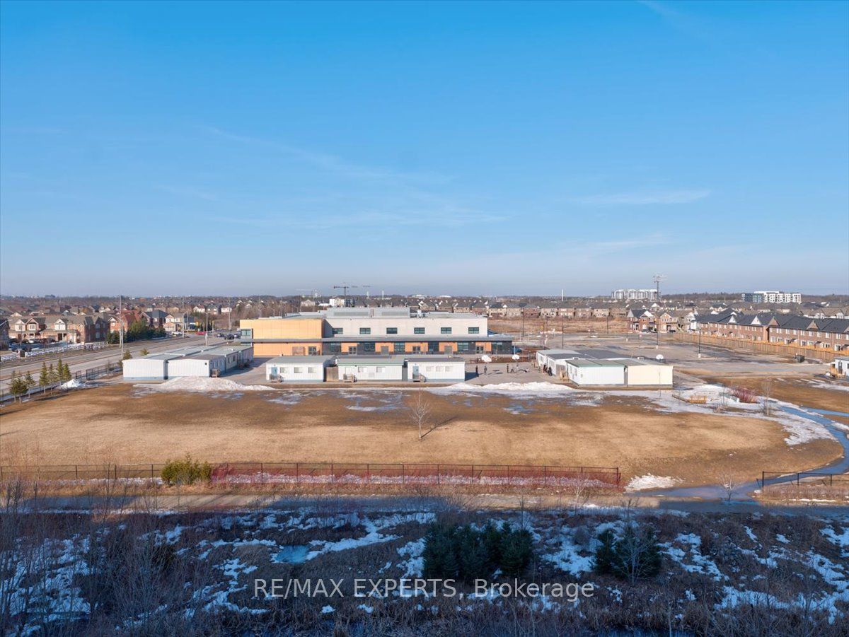 #527 - 1105 Leger Way Property Photo 17