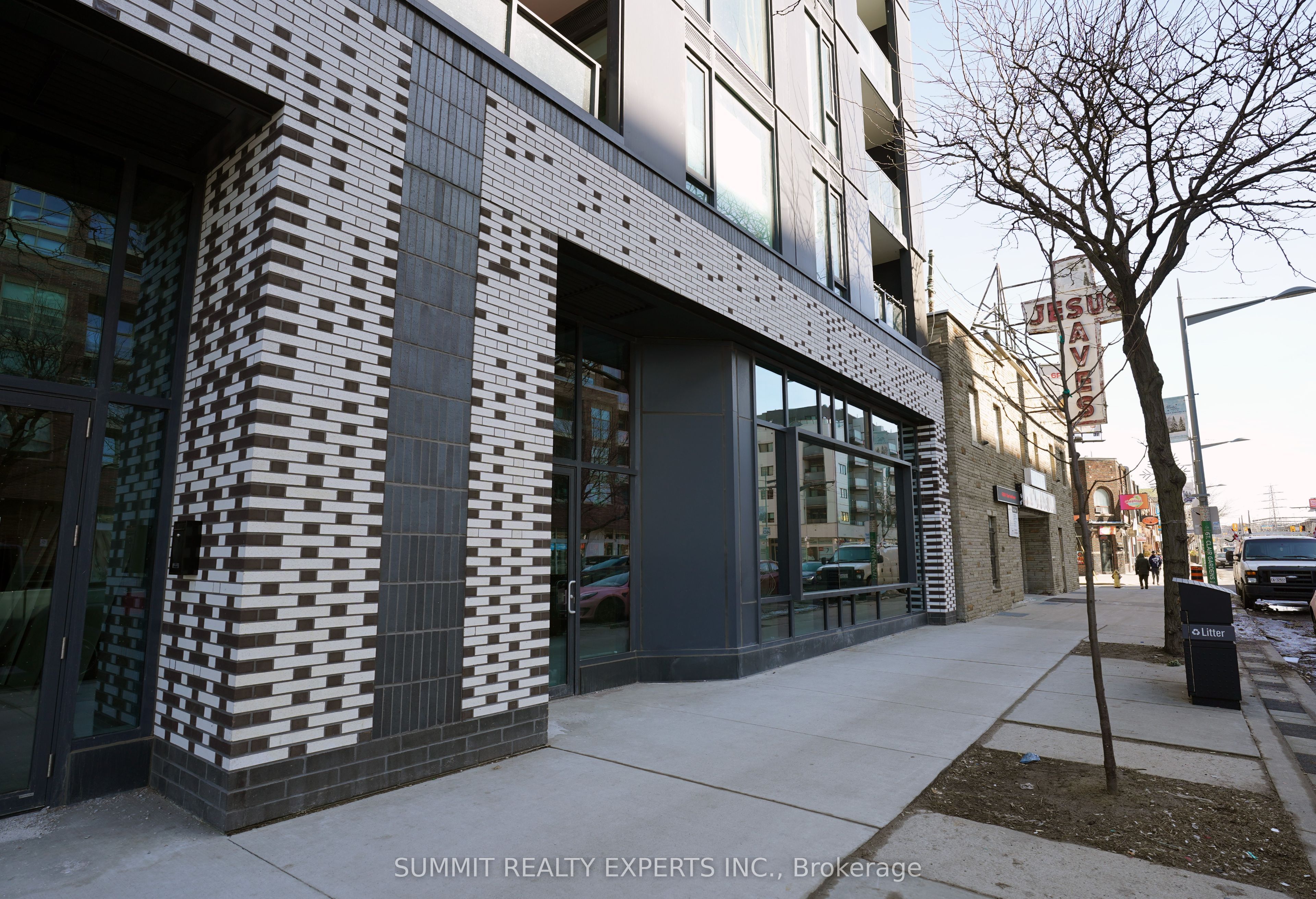 1804 St. Clair Ave W Property Photo 3