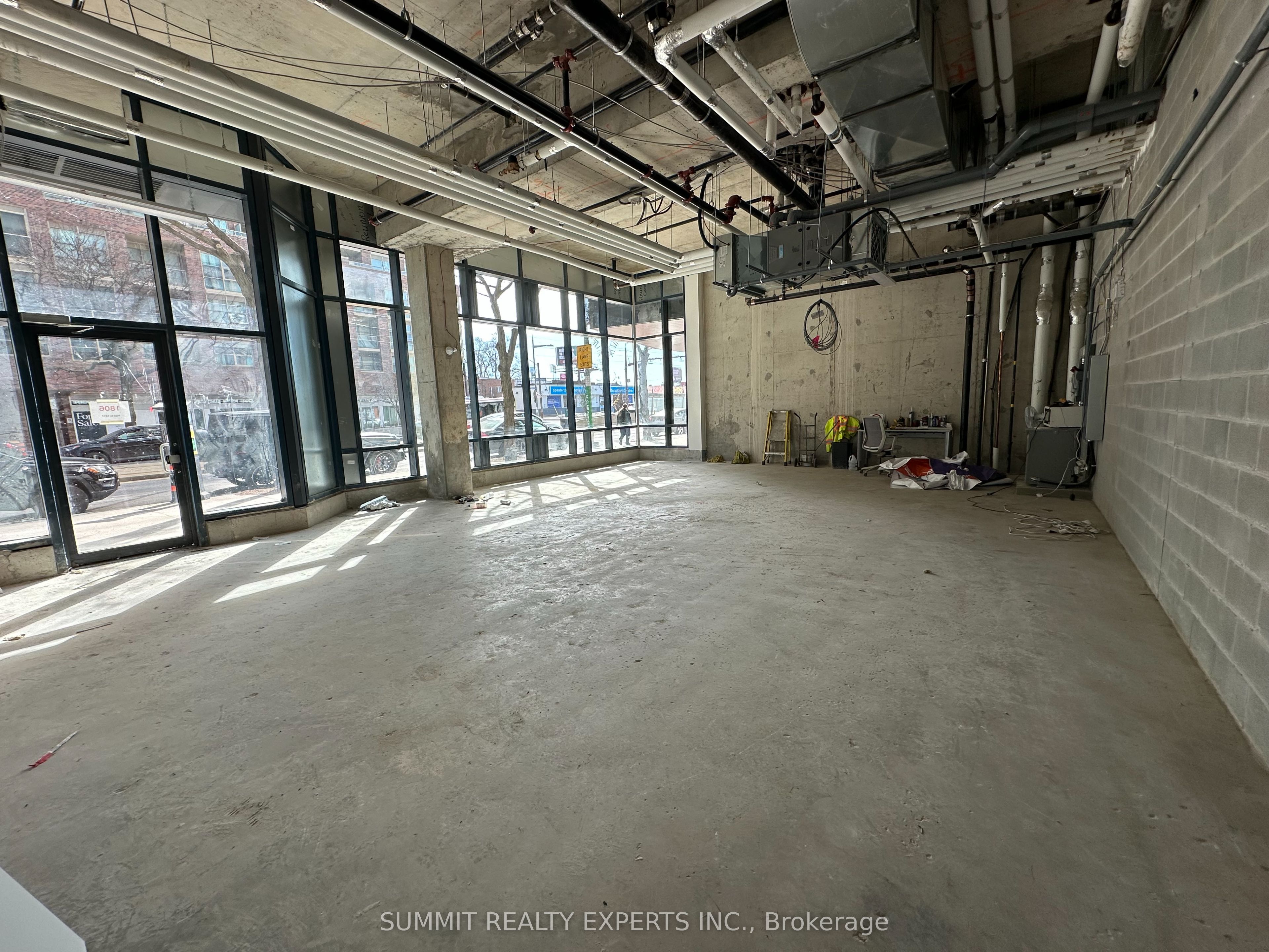 1806 St. Clair Ave W Property Photo 4