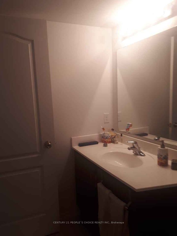 #6 - 2480 Post Road Property Photo 5