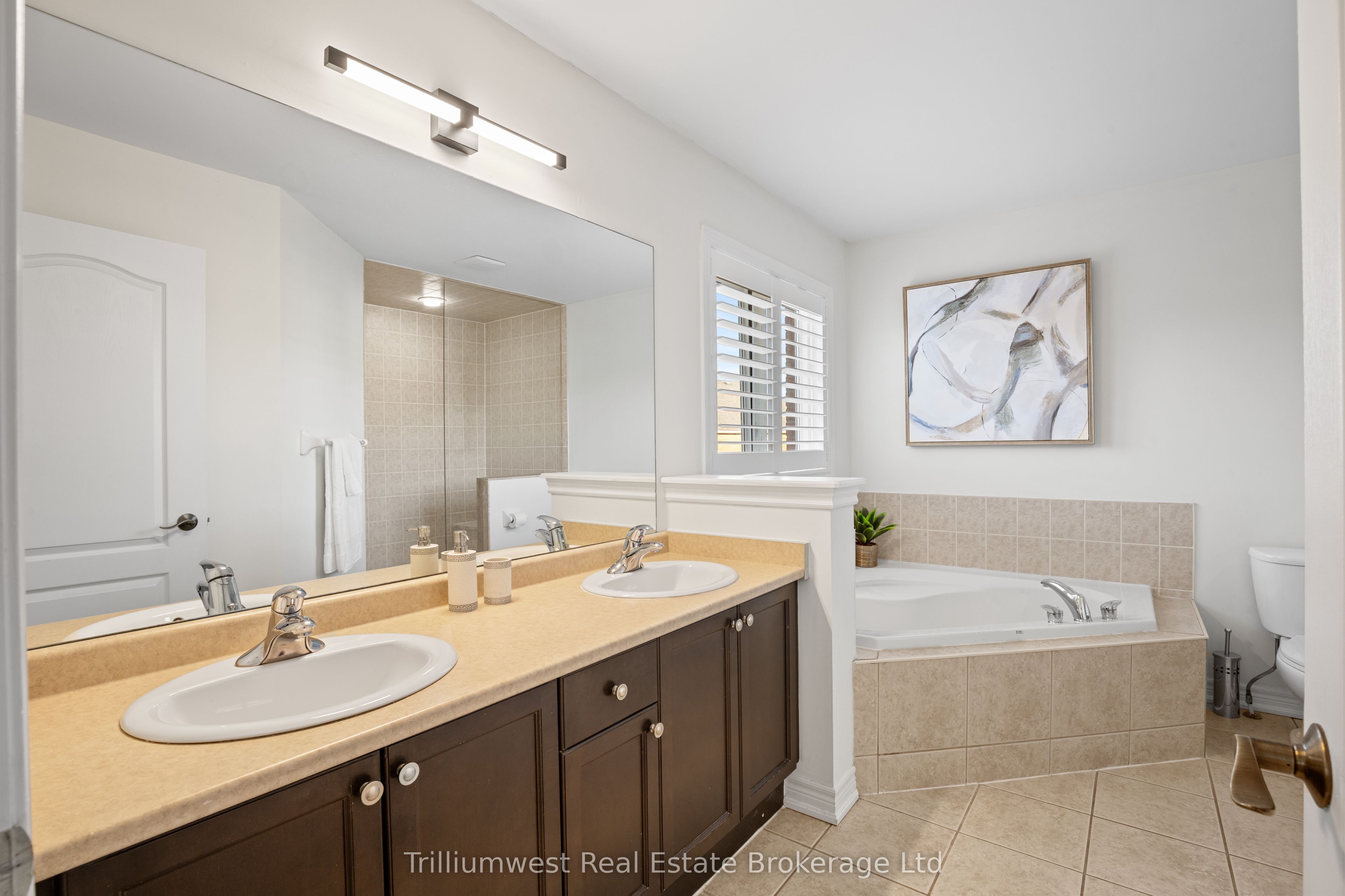 227 Beechtree Crescent Property Photo 20