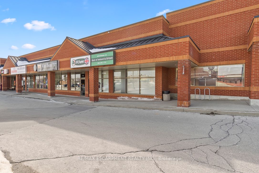 1248 Dundas St E Property Photo 1