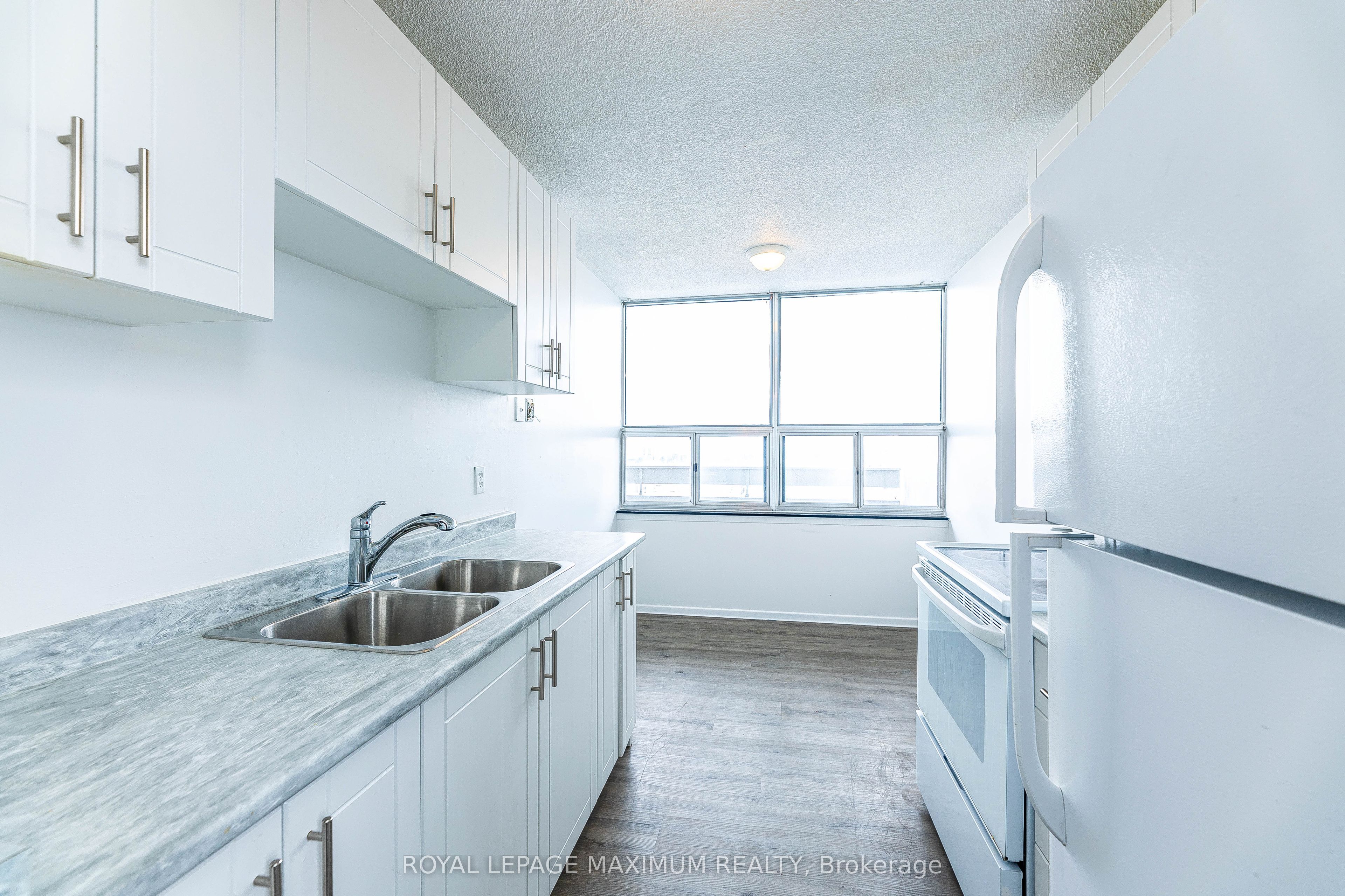 #1912 - 15 Kensington Road Property Photo 7