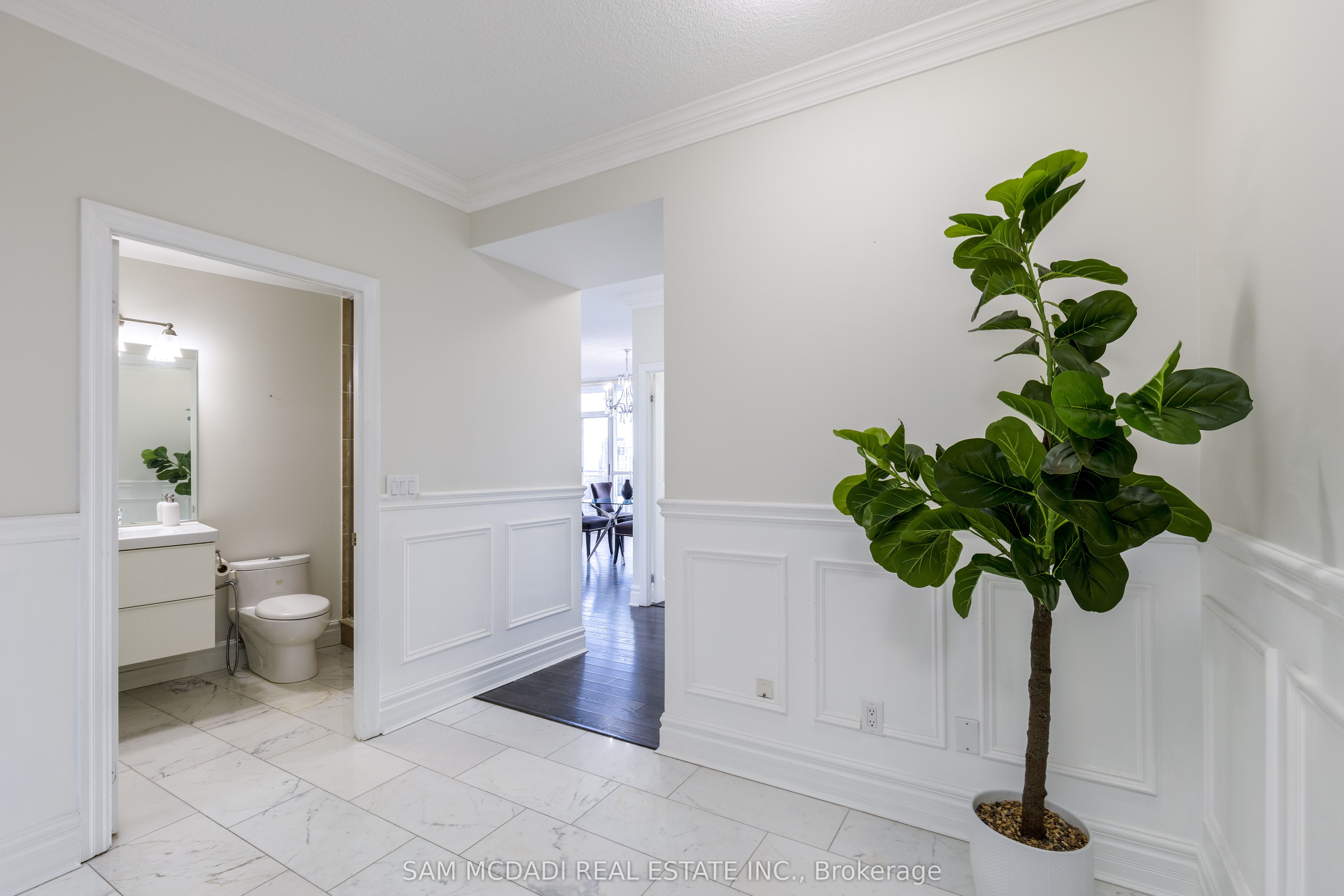 #2402 - 223 Webb Drive Property Photo 6