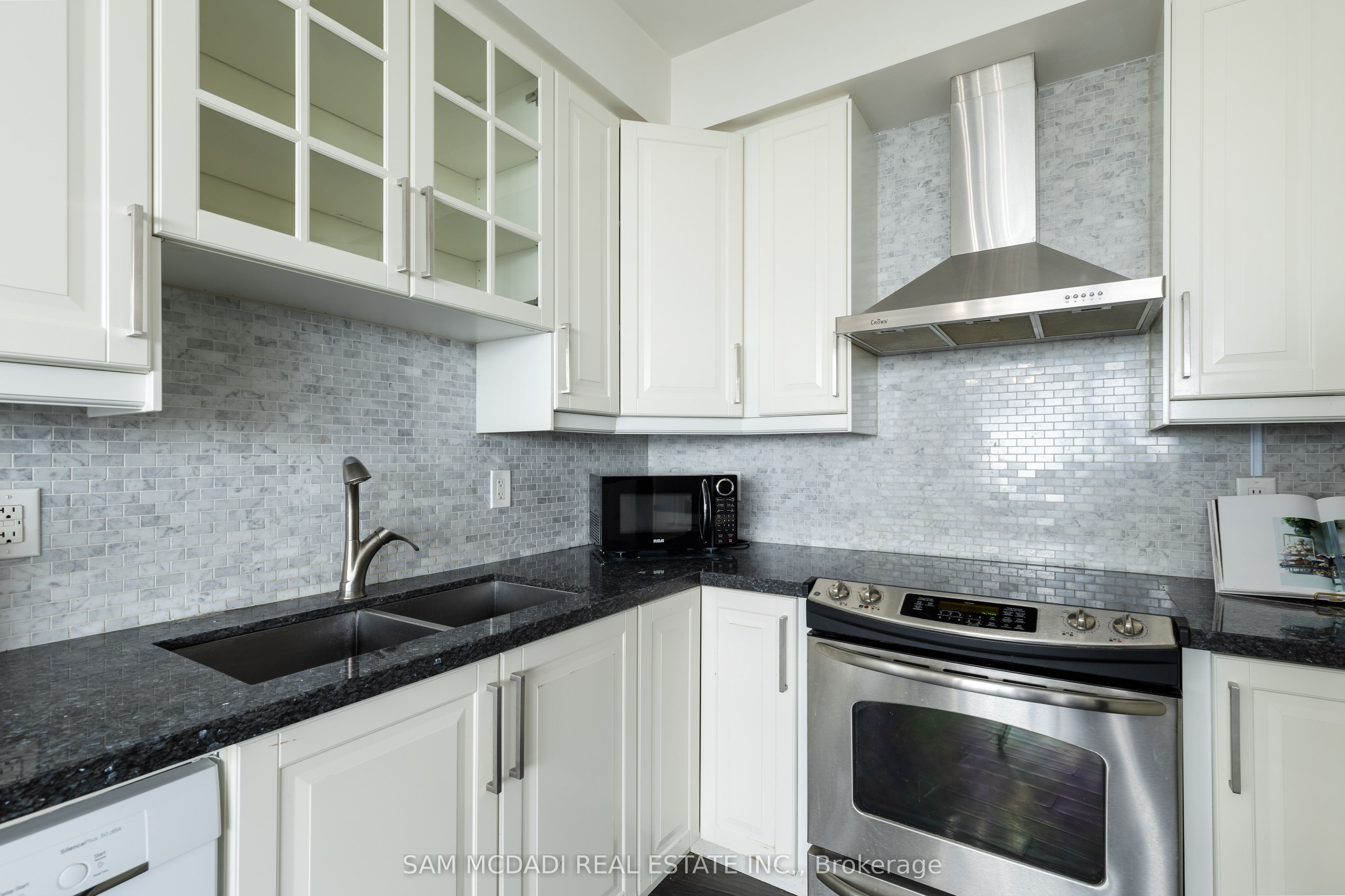 #2402 - 223 Webb Drive Property Photo 18