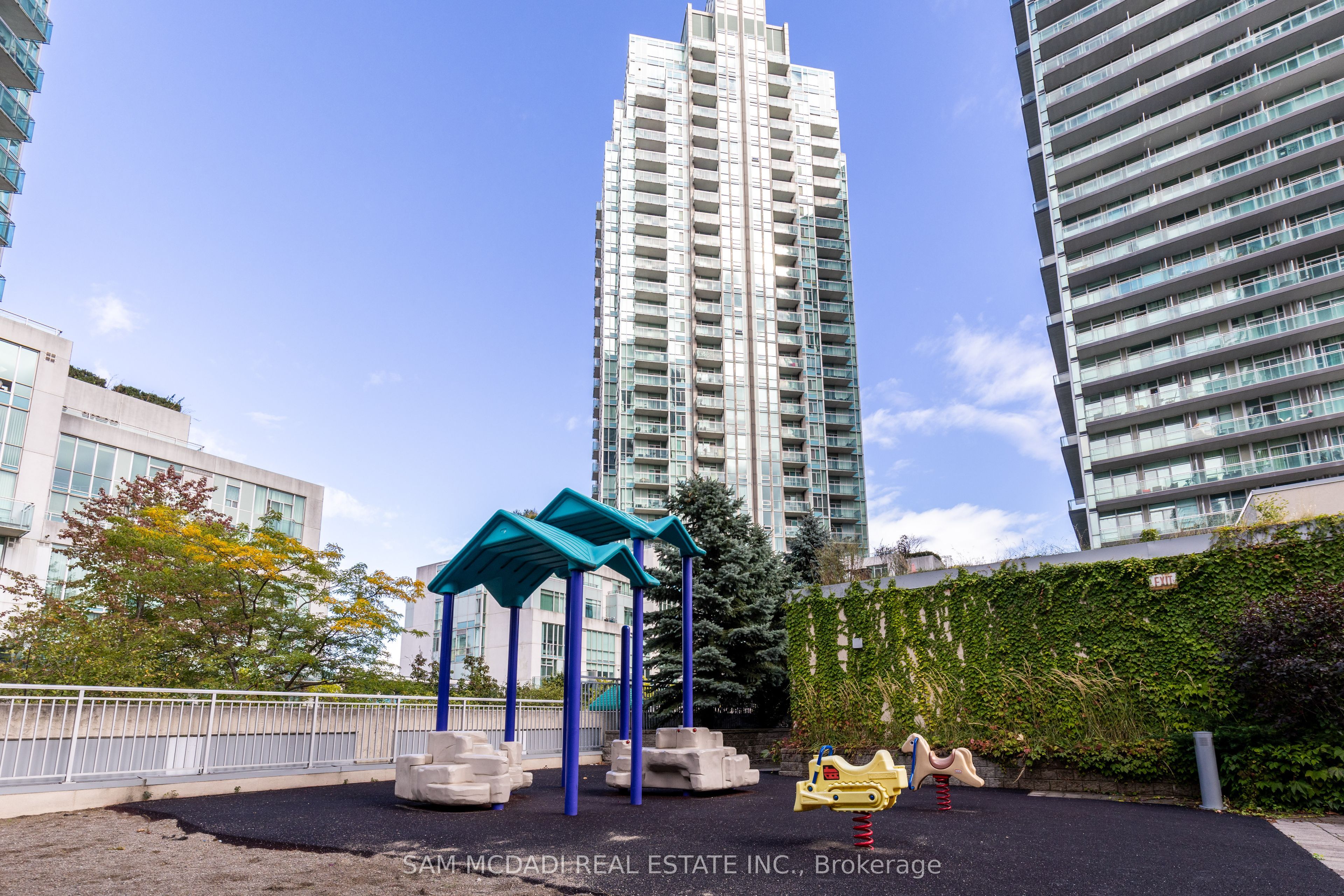 #2402 - 223 Webb Drive Property Photo 28