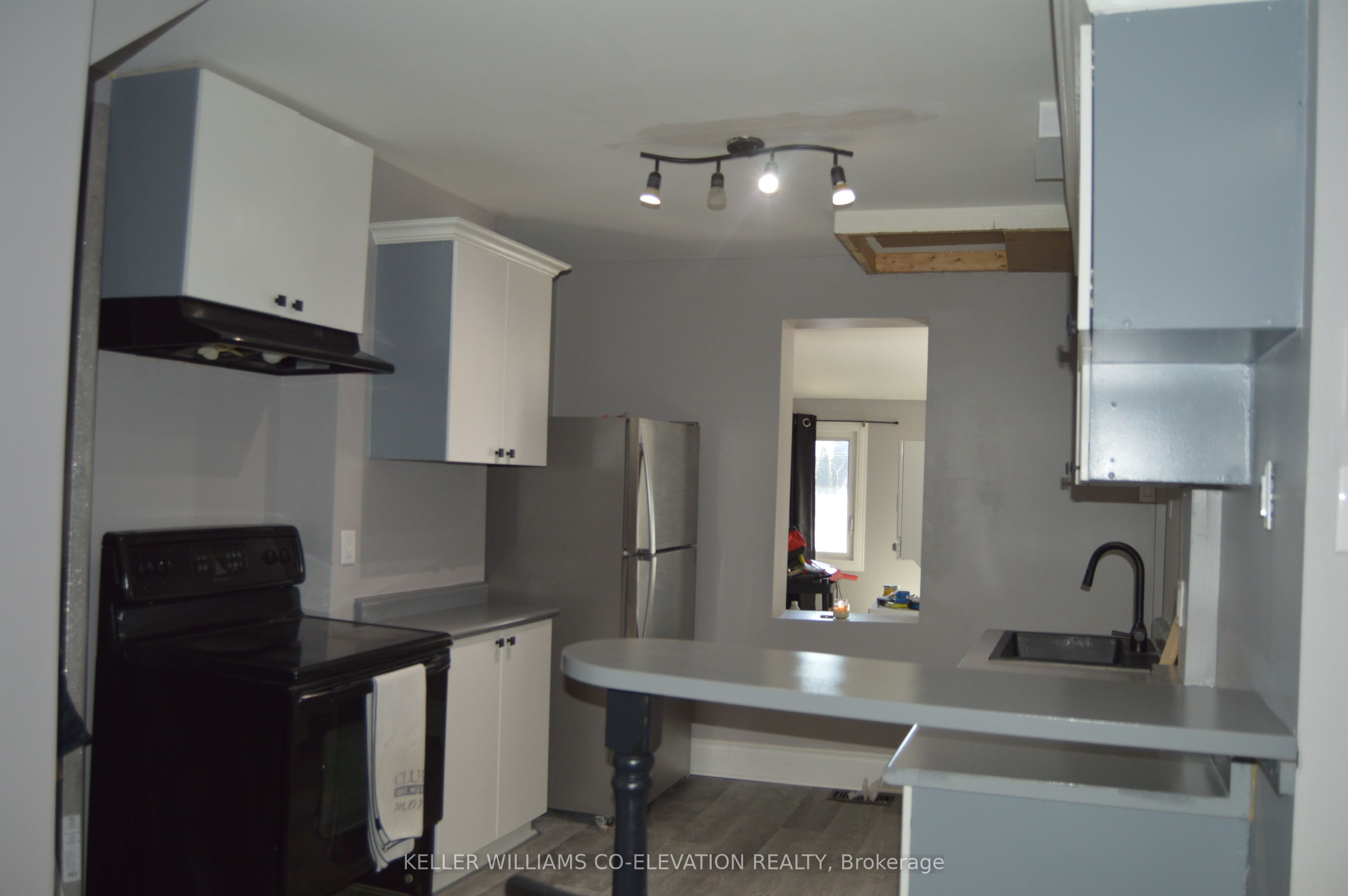 856 Weston Road Property Photo 4