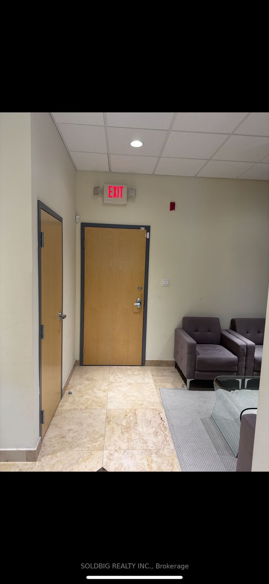 #211 - 450 Bronte Street Property Photo 4