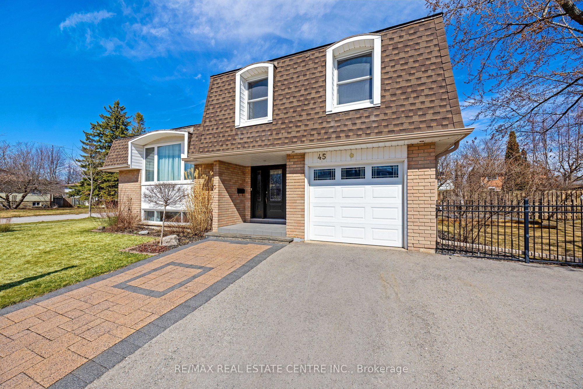 45 Division Street Property Photo 2