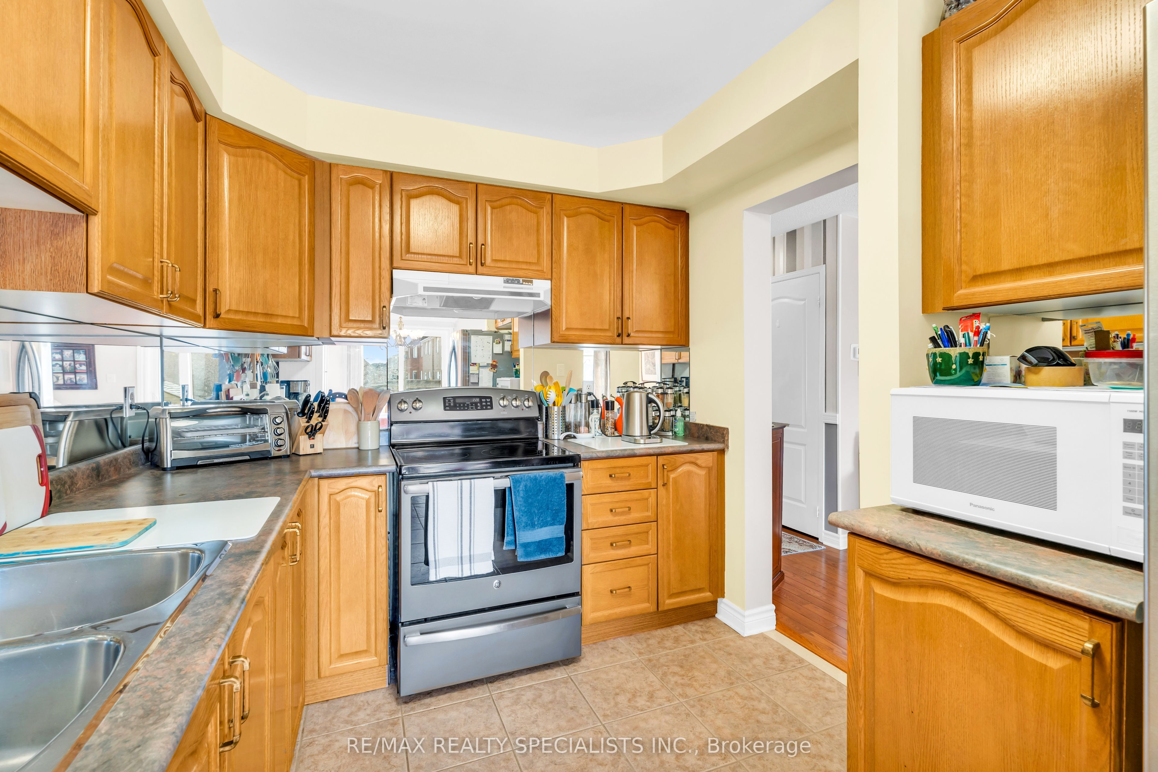 3073 Hawktail Crescent Property Photo 16
