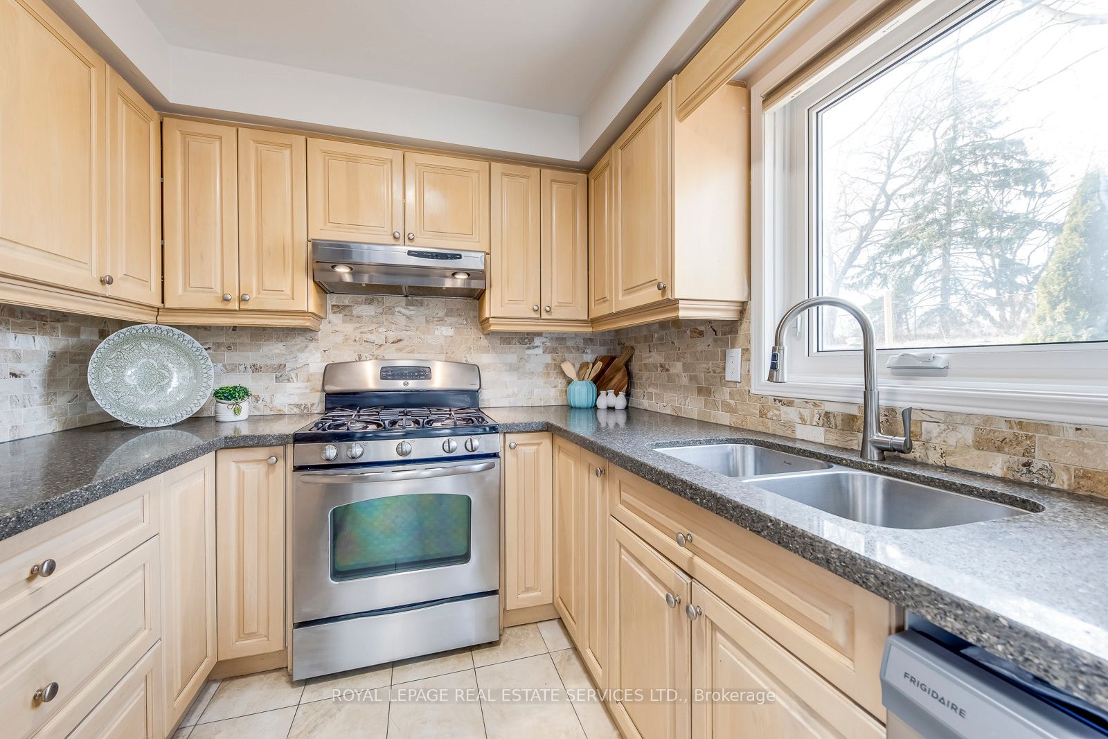 4504 Gullfoot Circle Property Photo 17