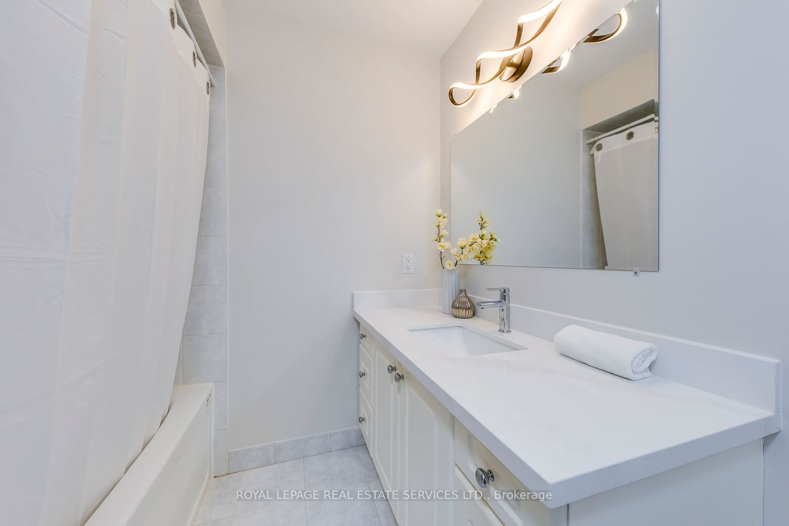 4504 Gullfoot Circle Property Photo 25