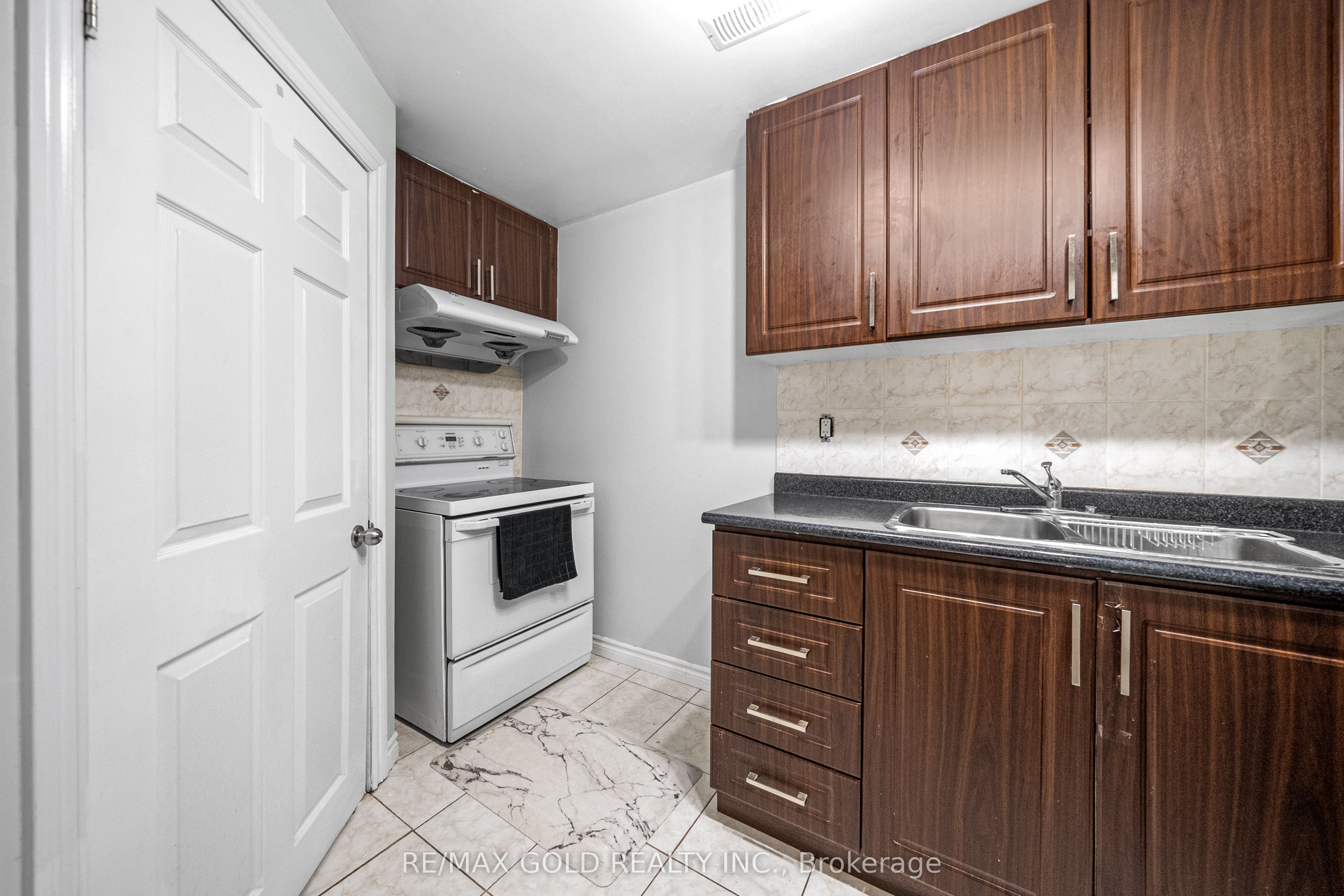 1435 Emerson Lane Property Photo 42