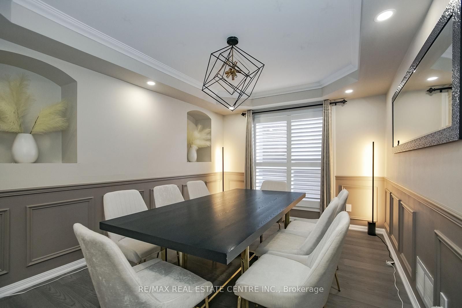 5558 Longford Drive Property Photo 8