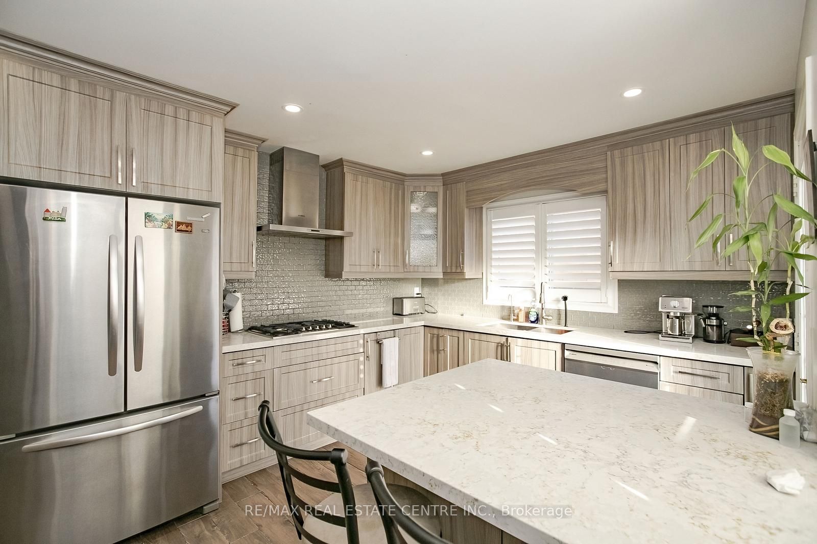 5558 Longford Drive Property Photo 10