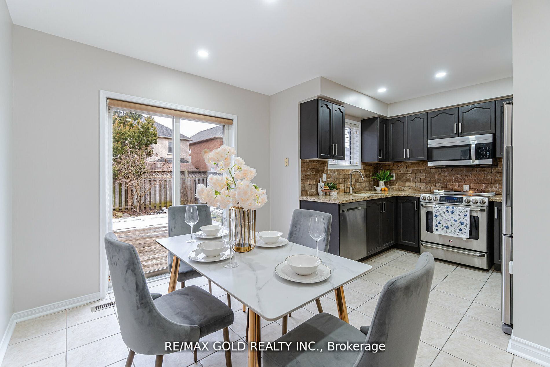 32 Dills Crescent Property Photo 6