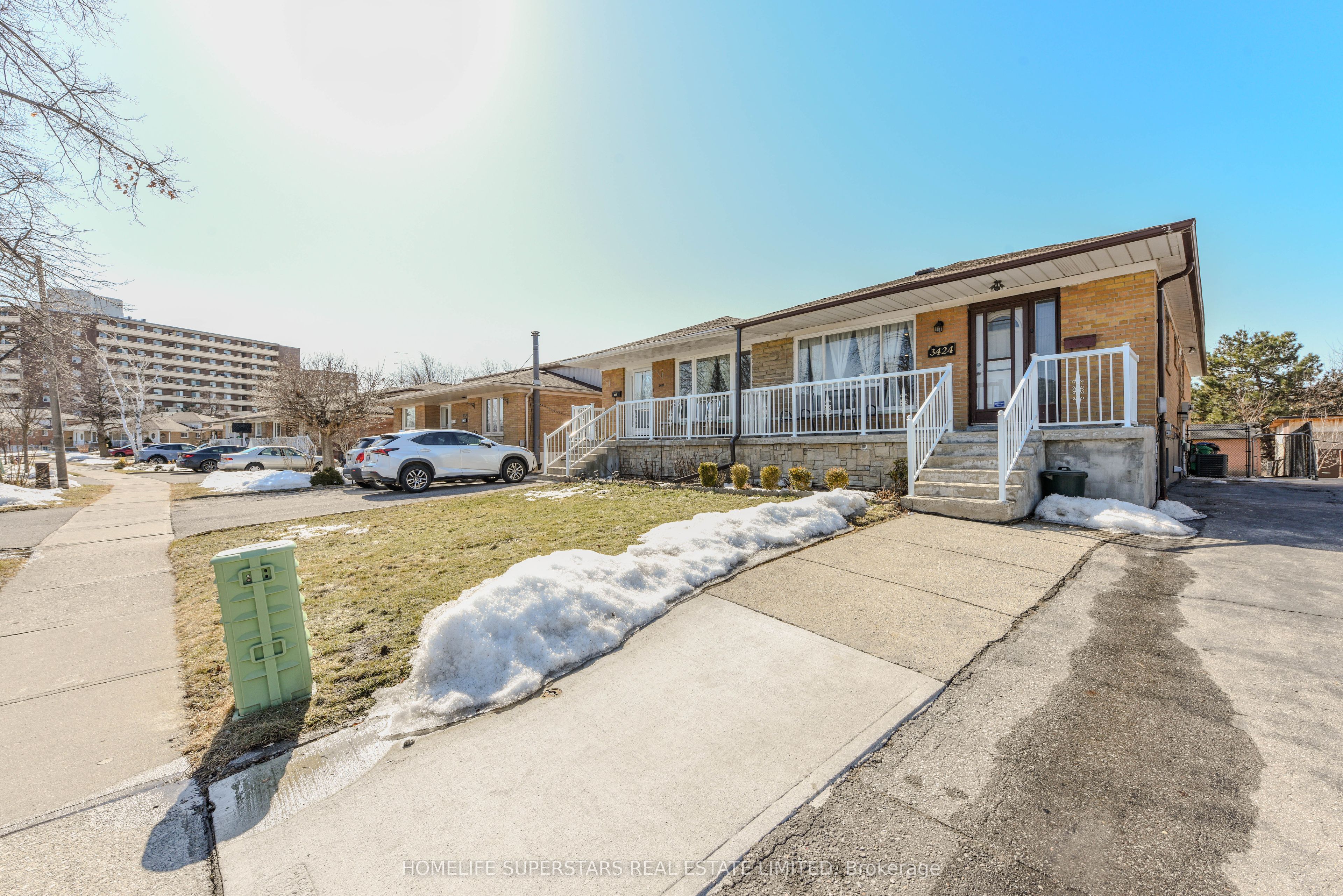 3424 Laddie Crescent Property Photo 1