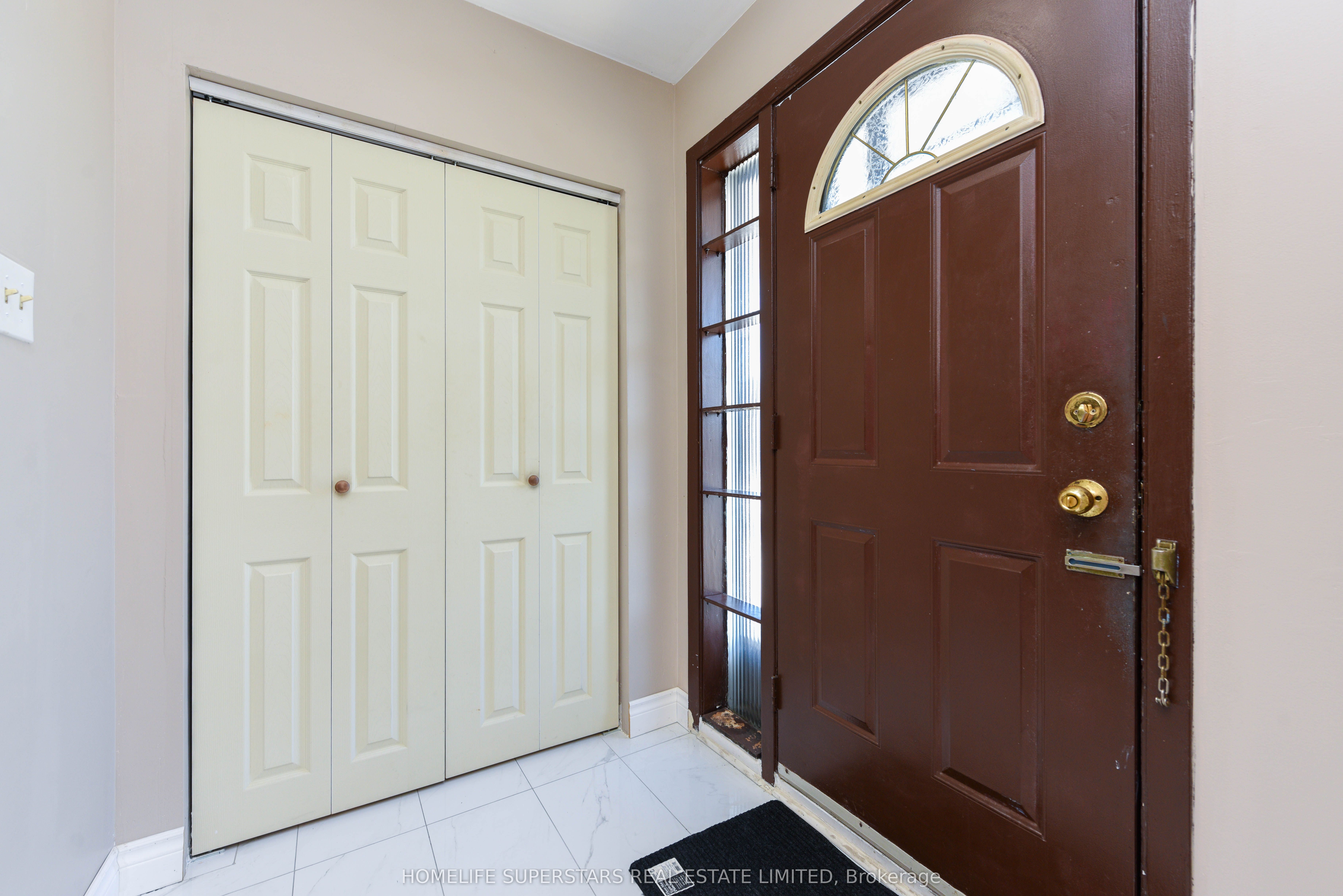 3424 Laddie Crescent Property Photo 4